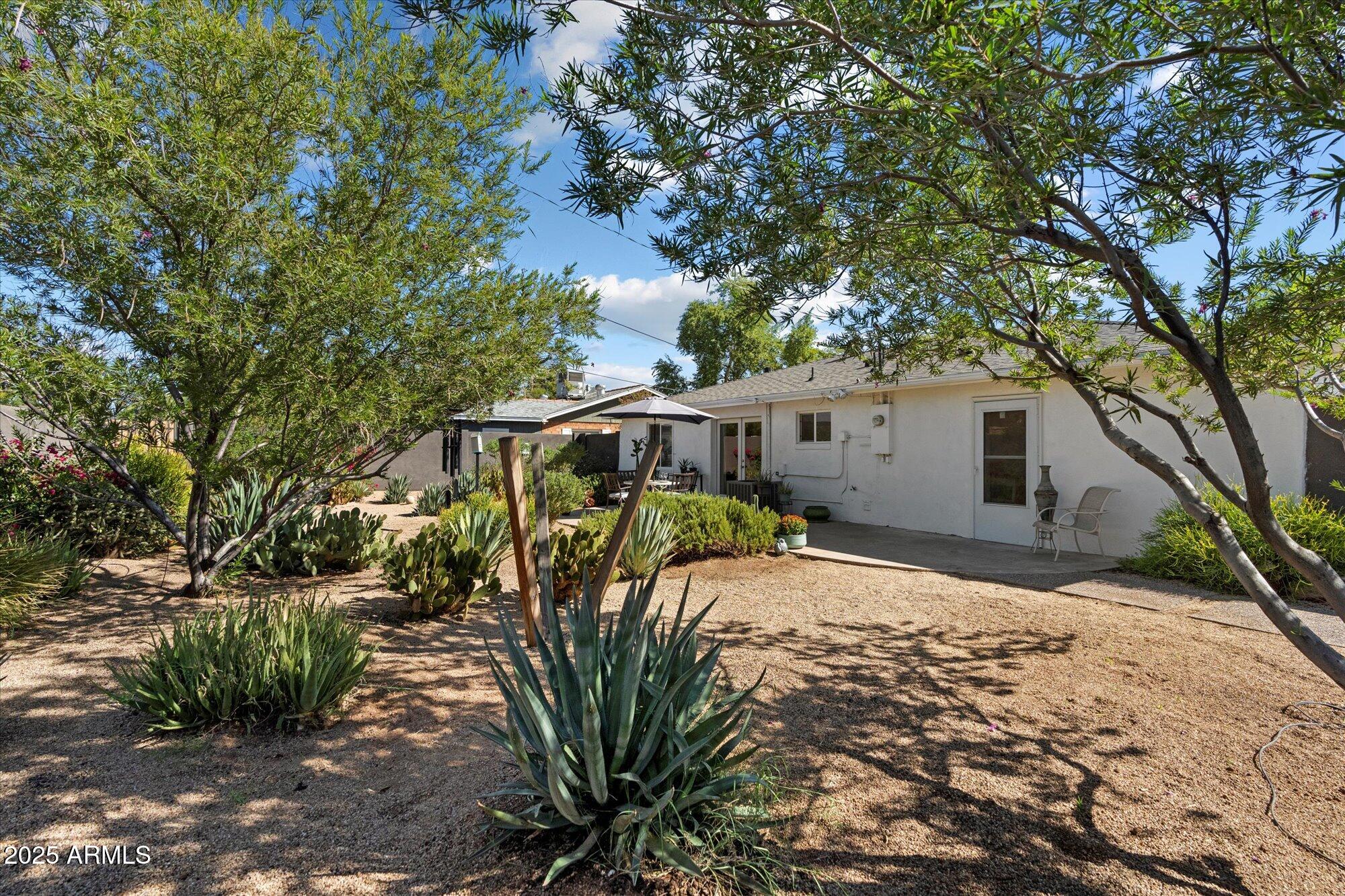 2902 E AVALON Drive, Phoenix