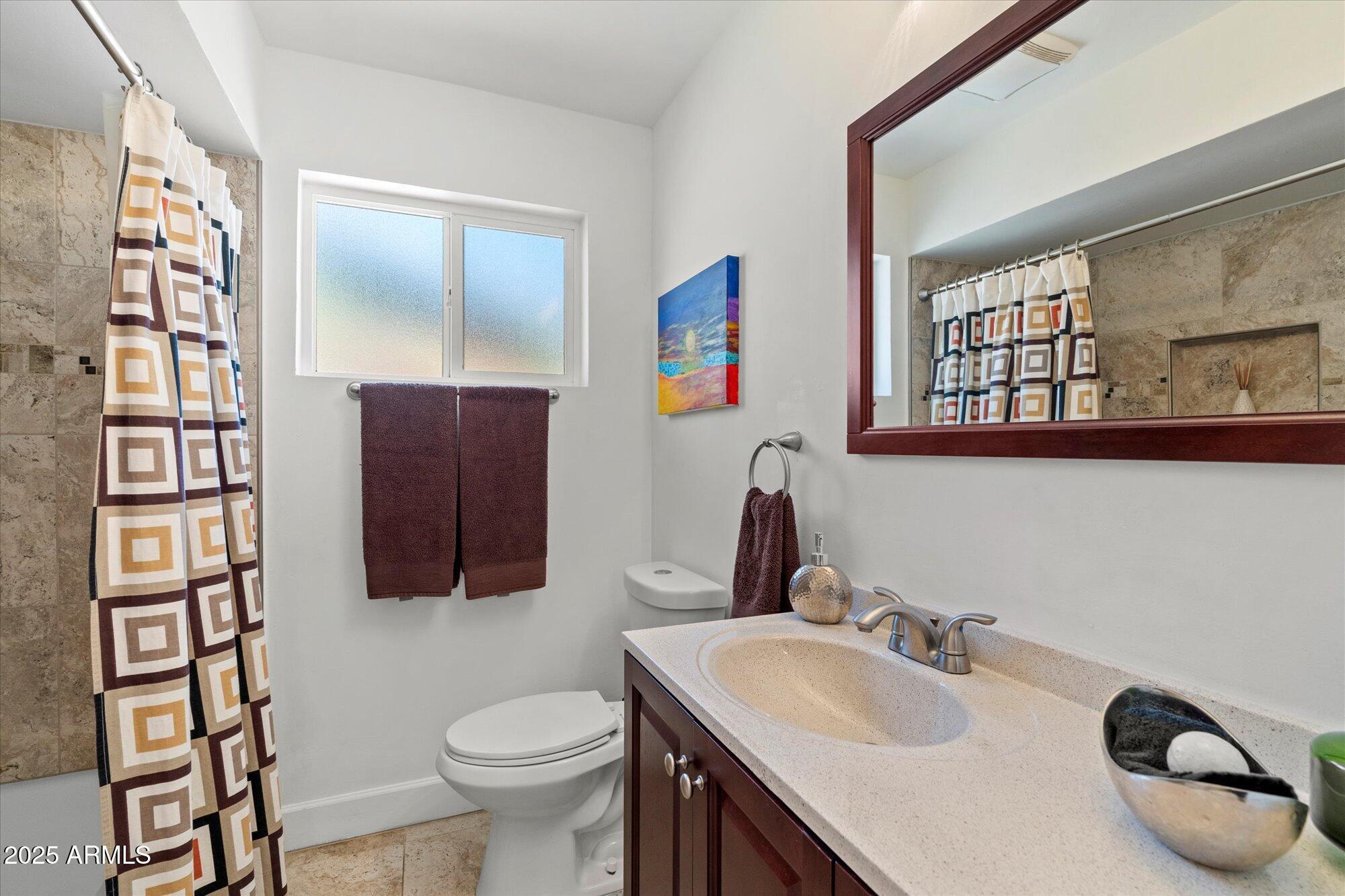 2902 E AVALON Drive, Phoenix