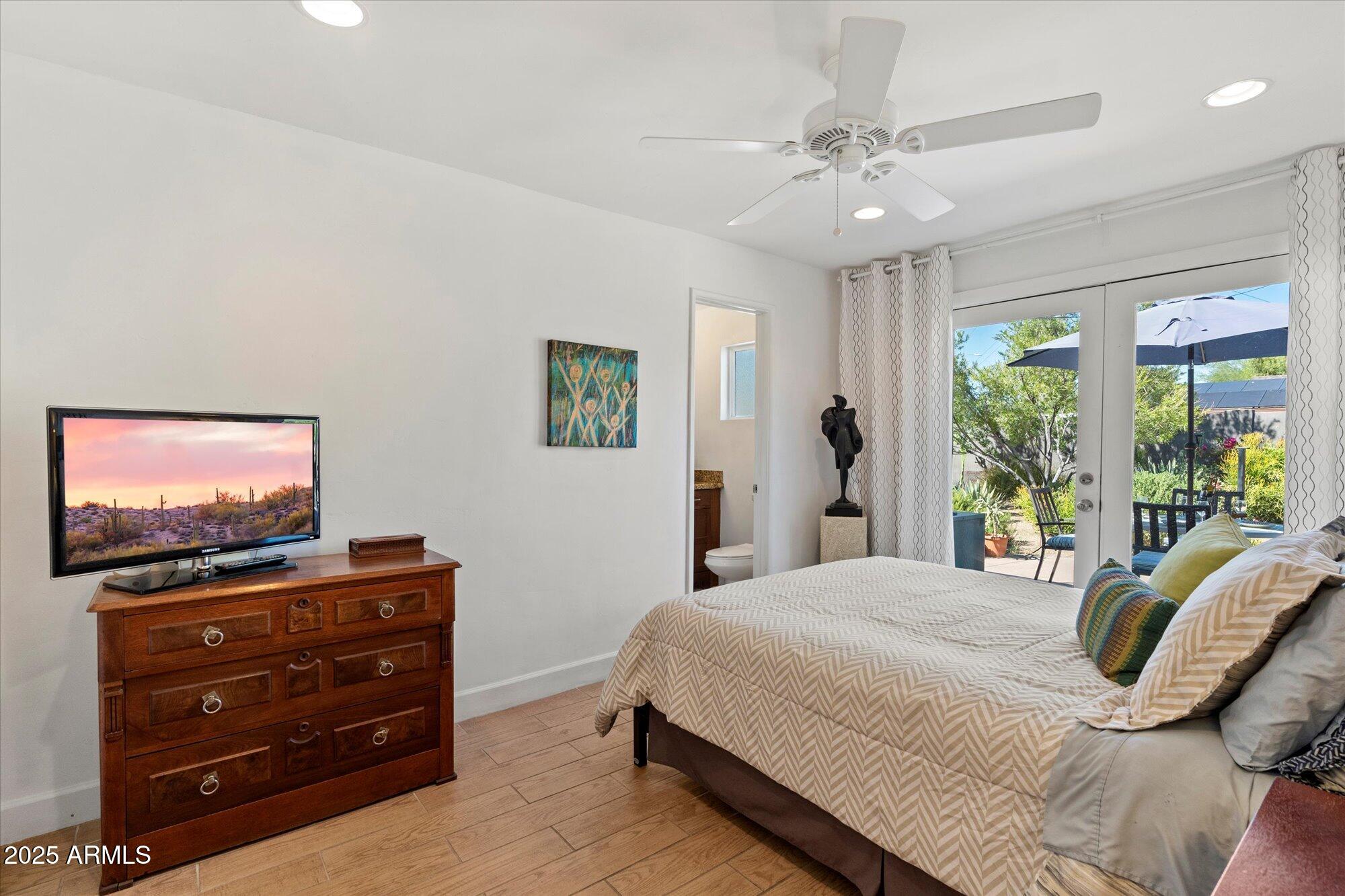 2902 E AVALON Drive, Phoenix