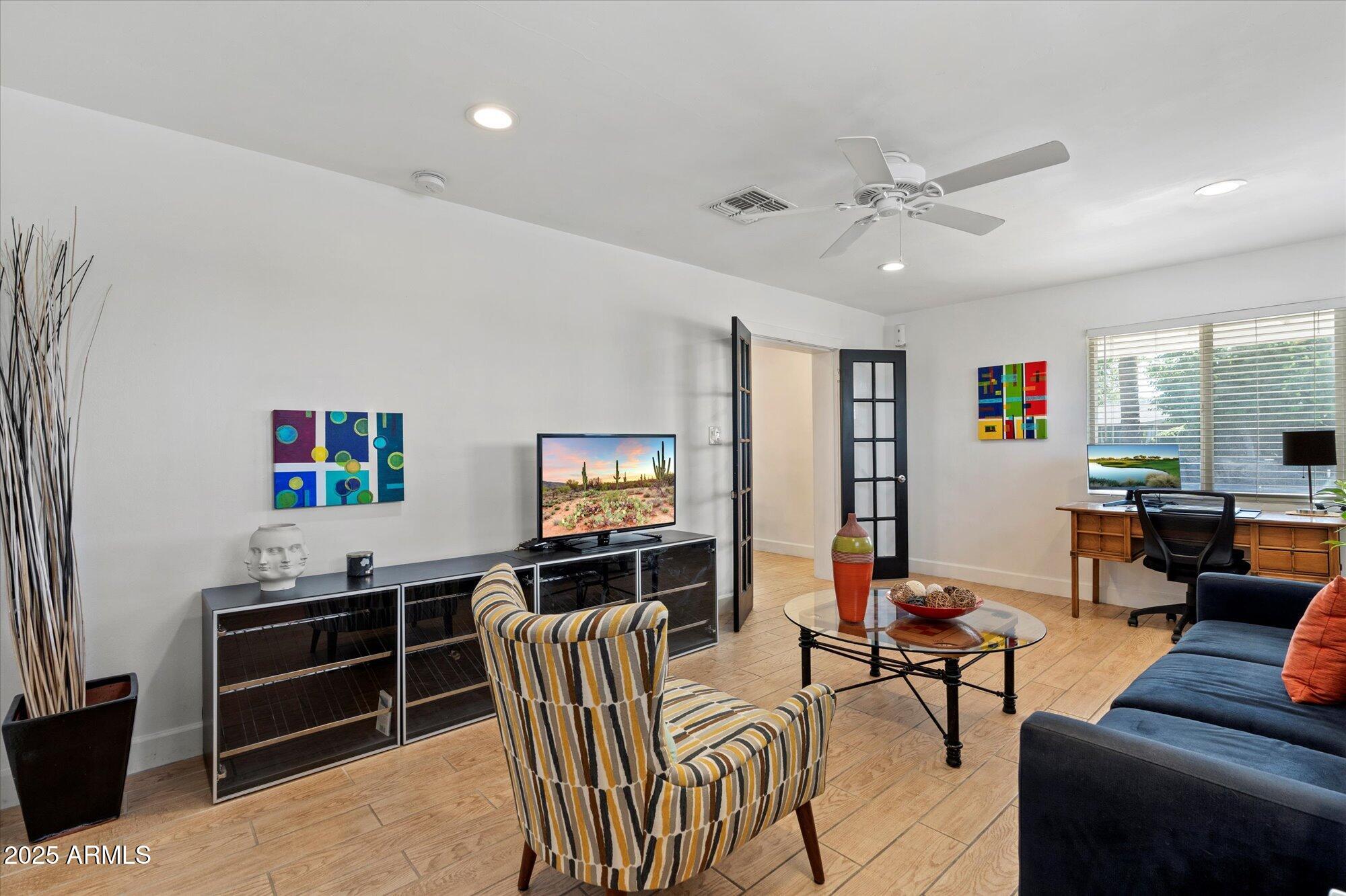 2902 E AVALON Drive, Phoenix