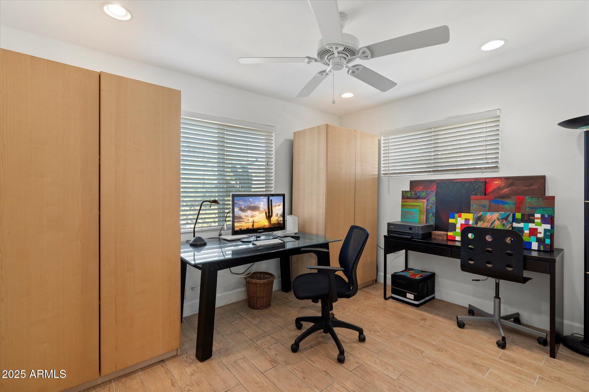 2902 E AVALON Drive, Phoenix