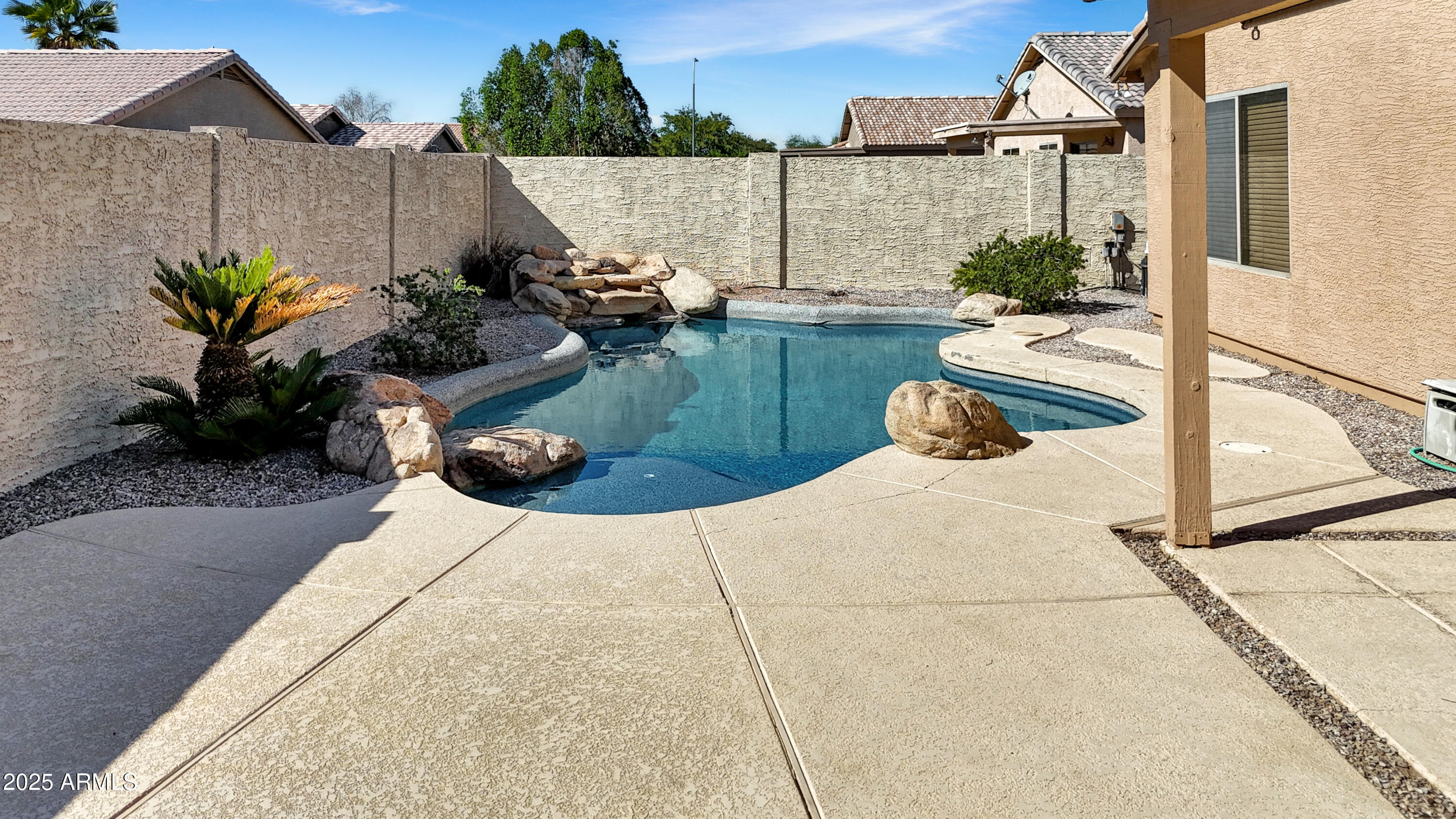 8751 W ROYAL PALM Road, Peoria