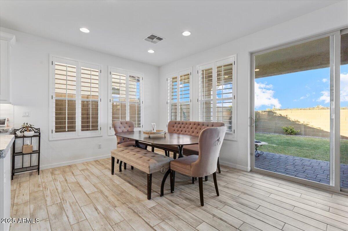 5632 E SANDIA Street