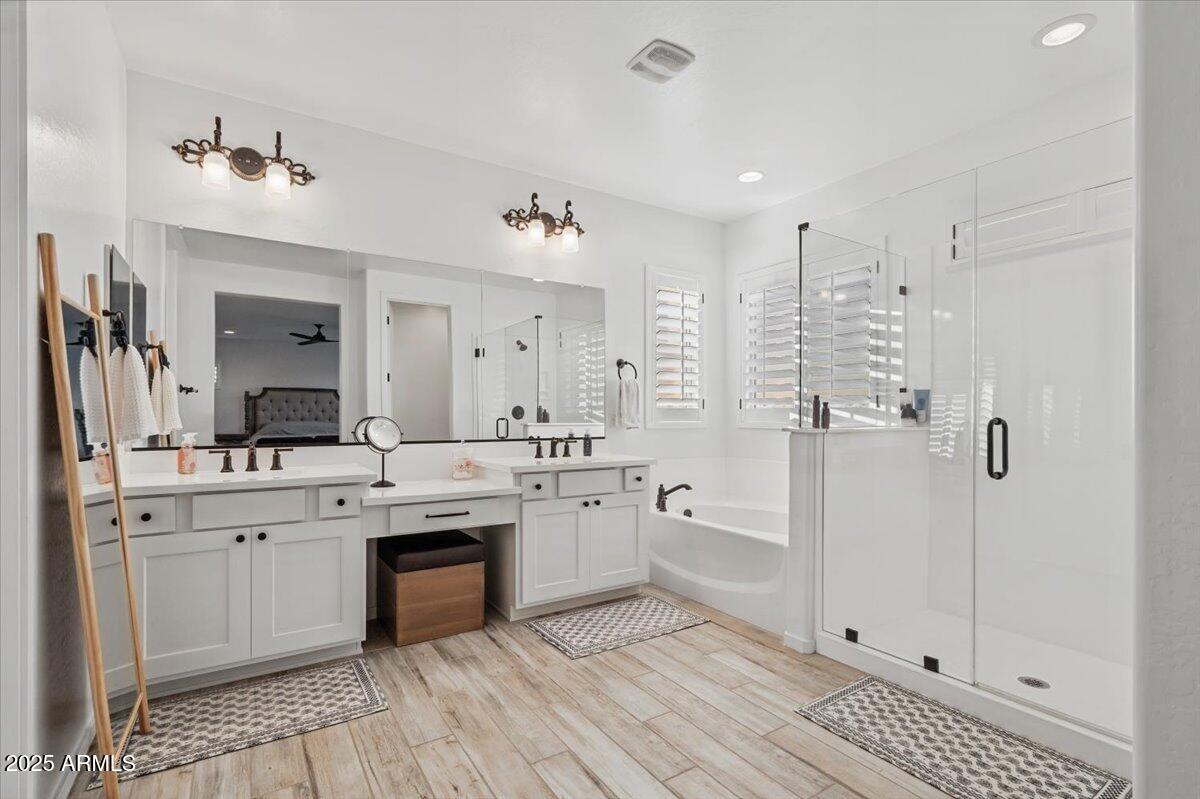 5632 E SANDIA Street