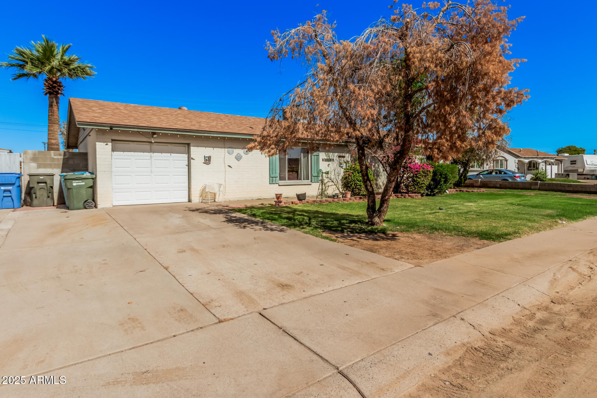 5858 W MINNEZONA Avenue, Phoenix