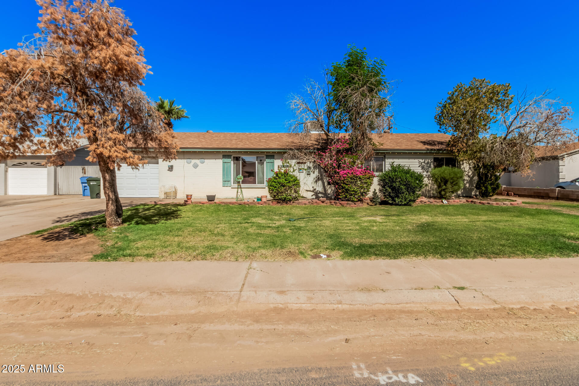 5858 W MINNEZONA Avenue, Phoenix