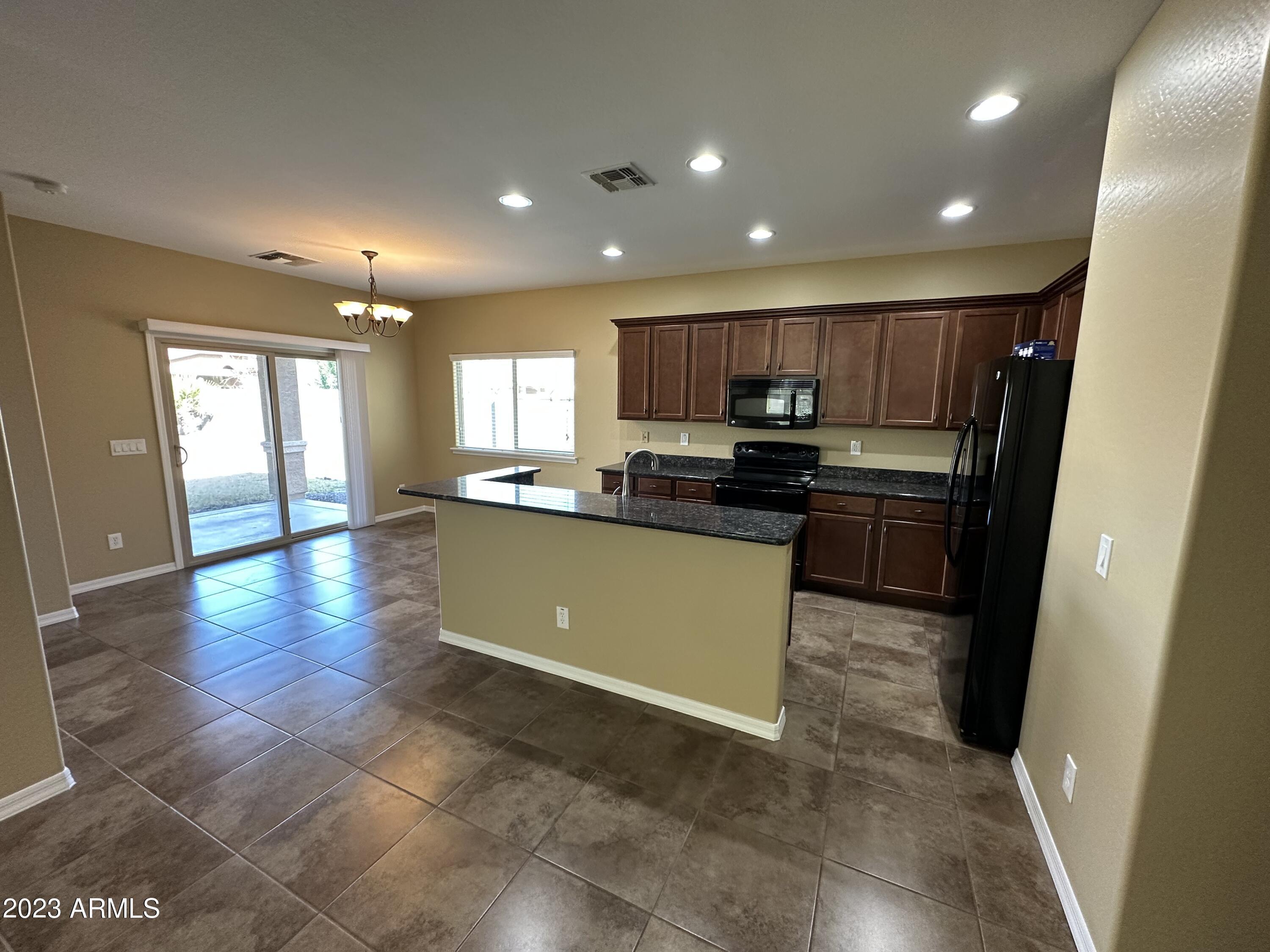 946 W BASSWOOD Avenue, San Tan Valley