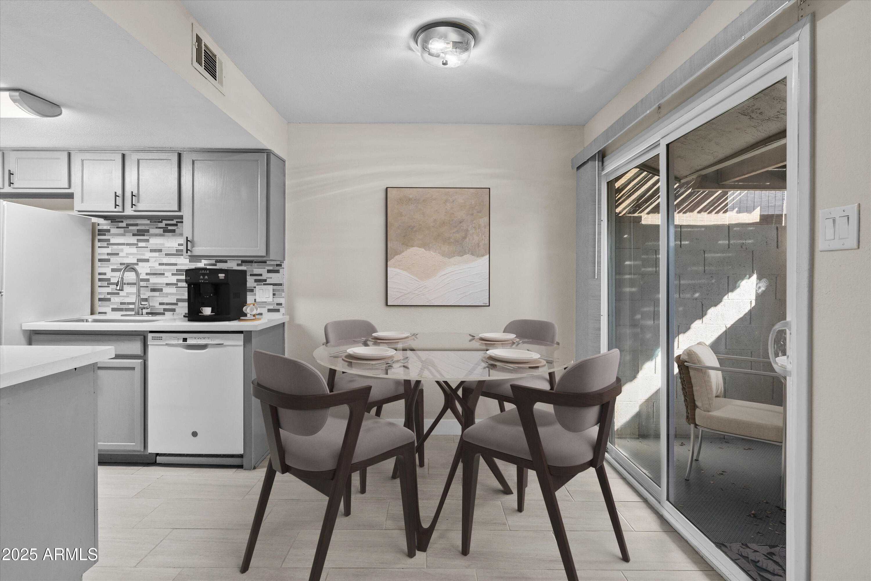 1033 N GRANITE REEF Road