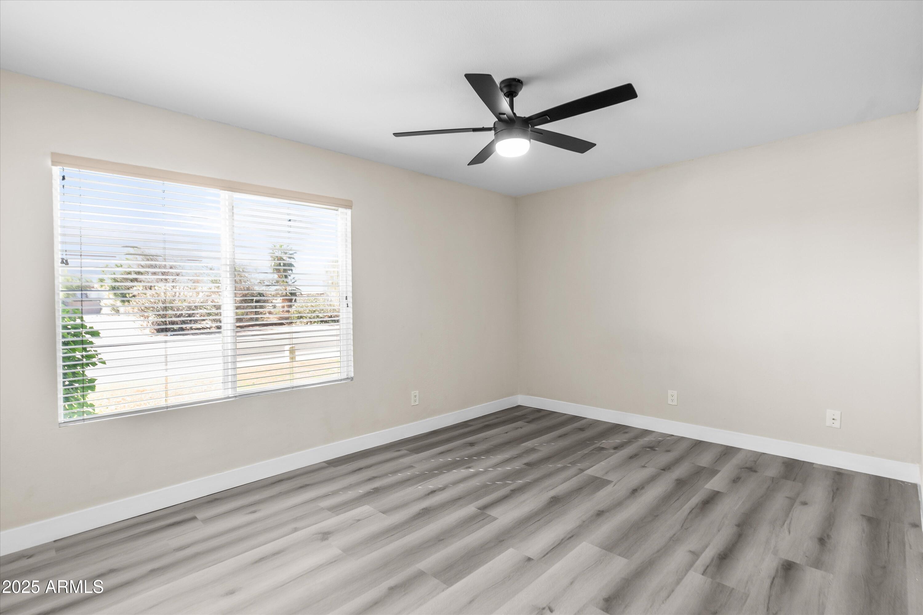 1033 N GRANITE REEF Road