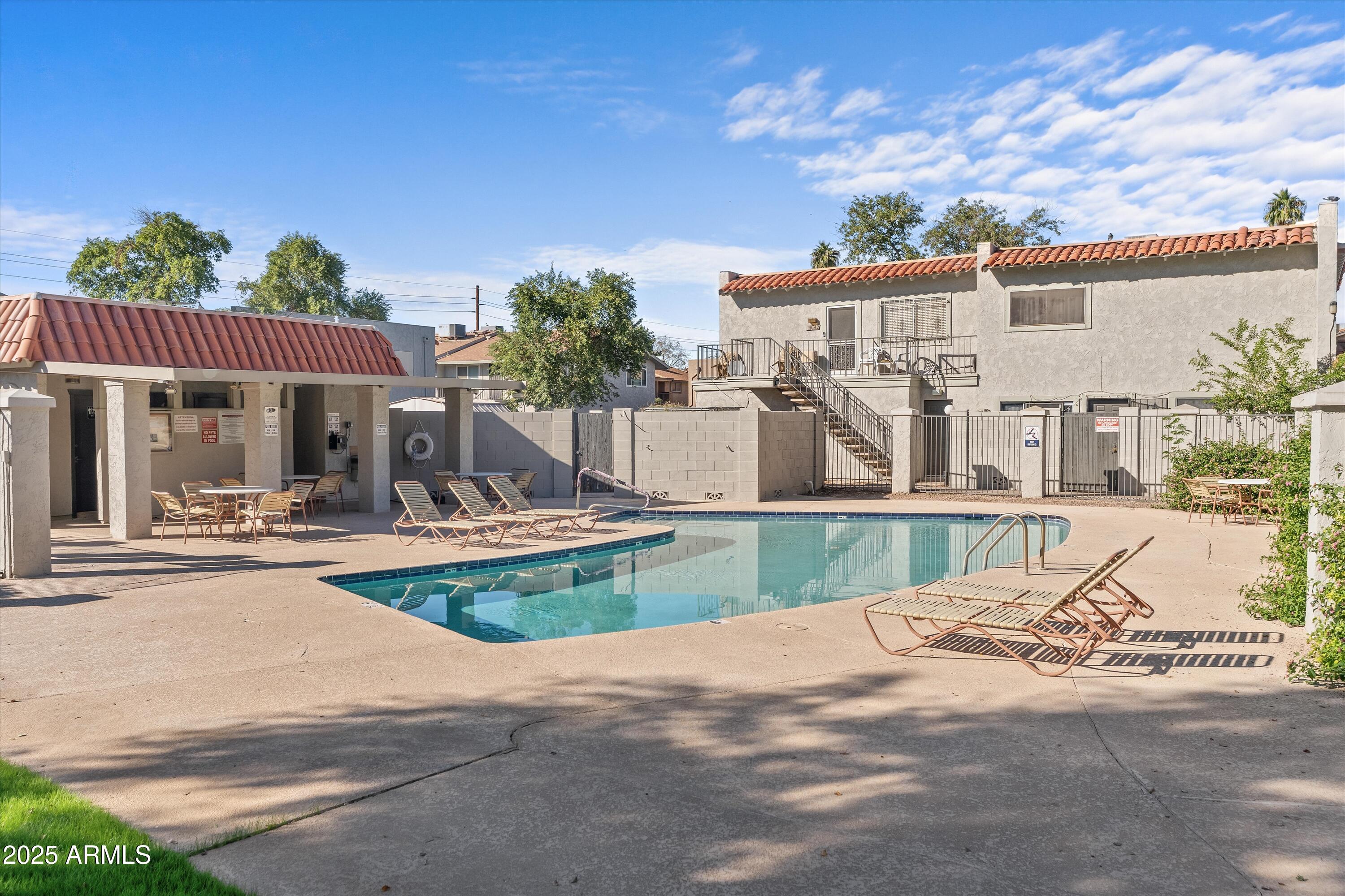 1033 N GRANITE REEF Road