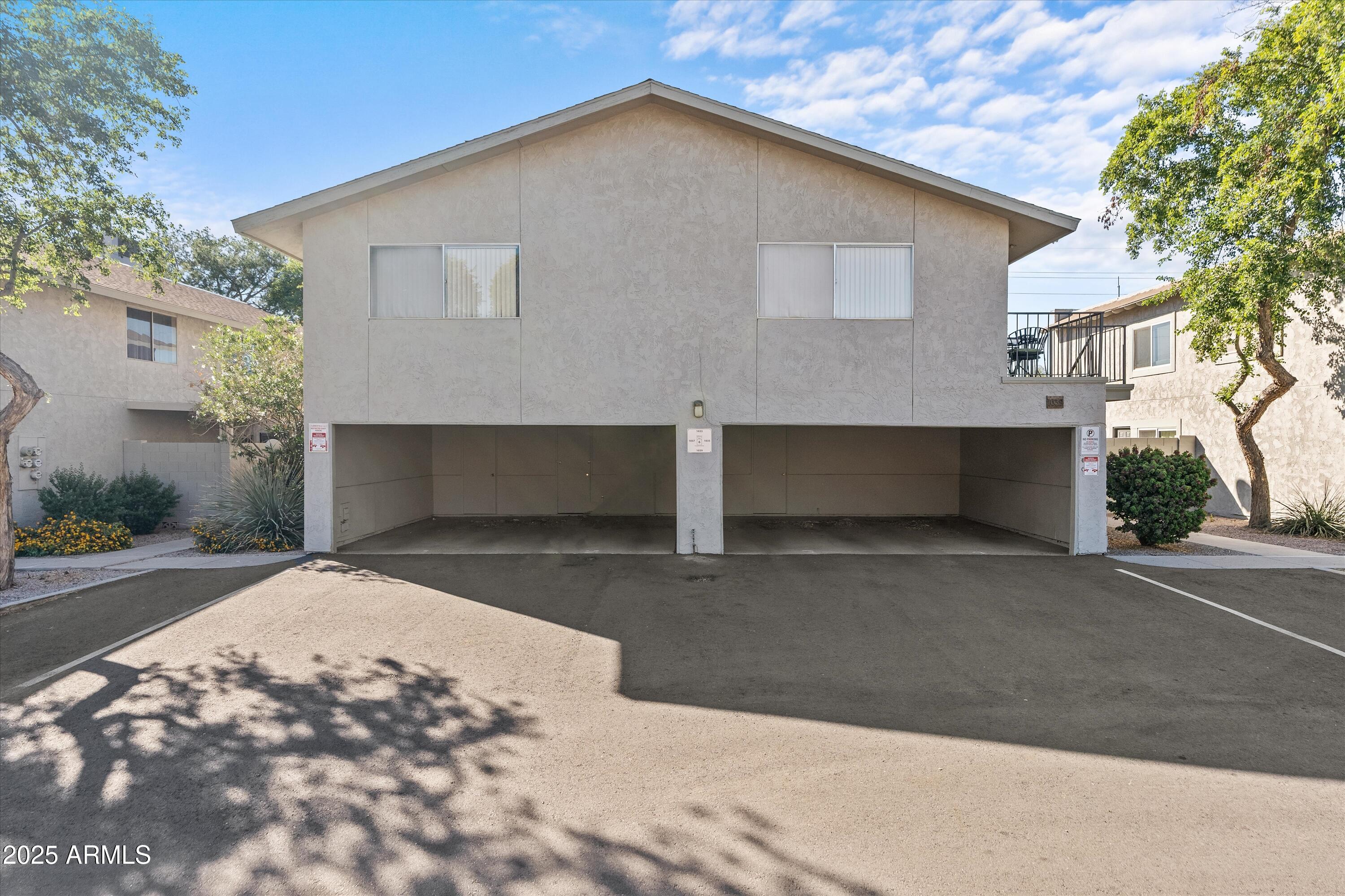 1033 N GRANITE REEF Road