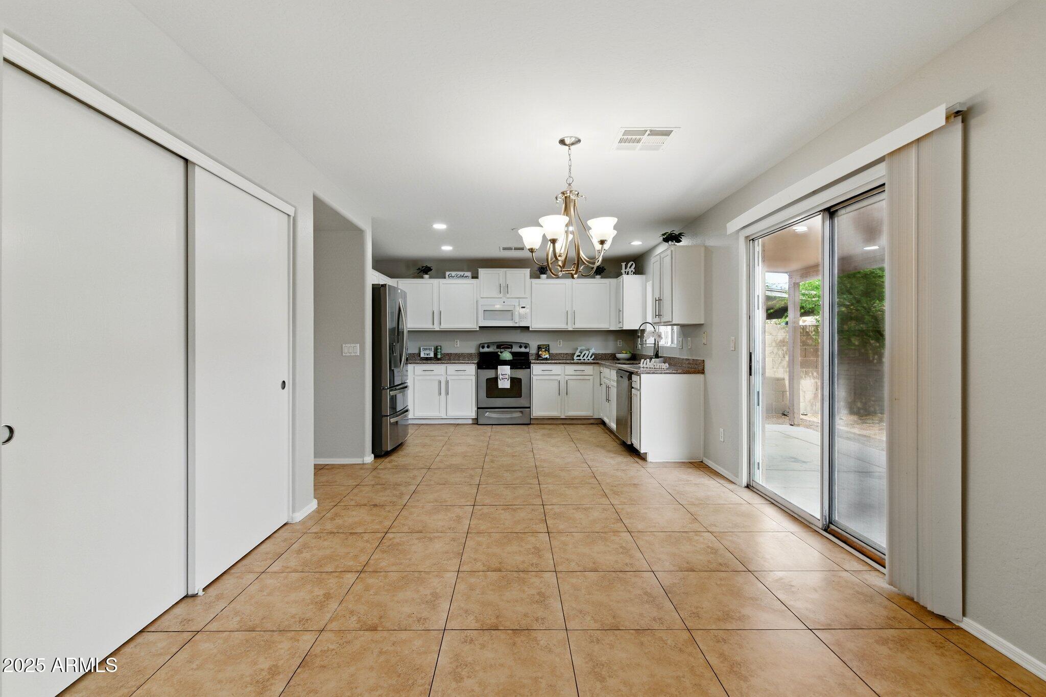 11546 W SCHLEIFER Drive, Youngtown