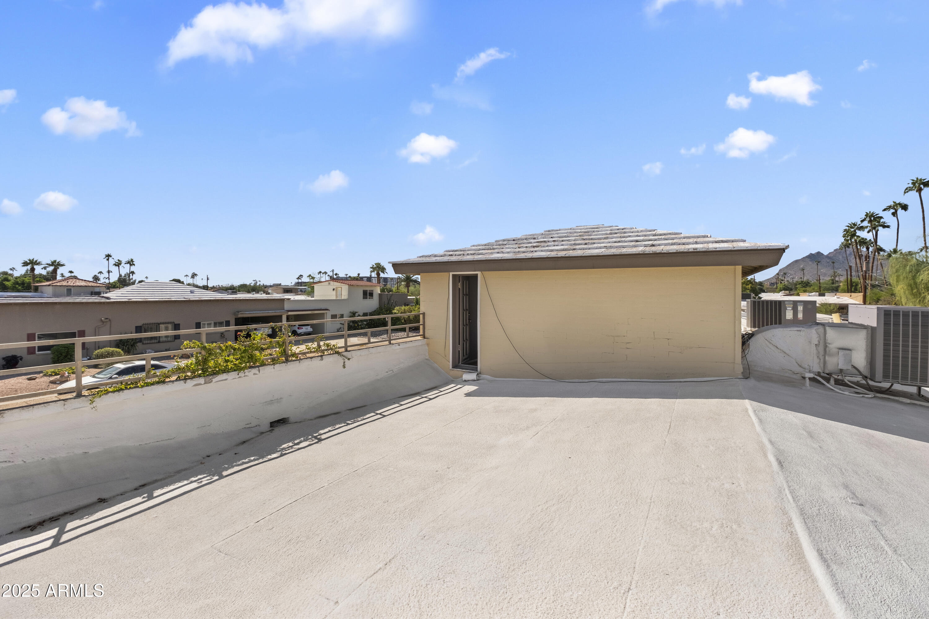 7662 E HAZELWOOD Street