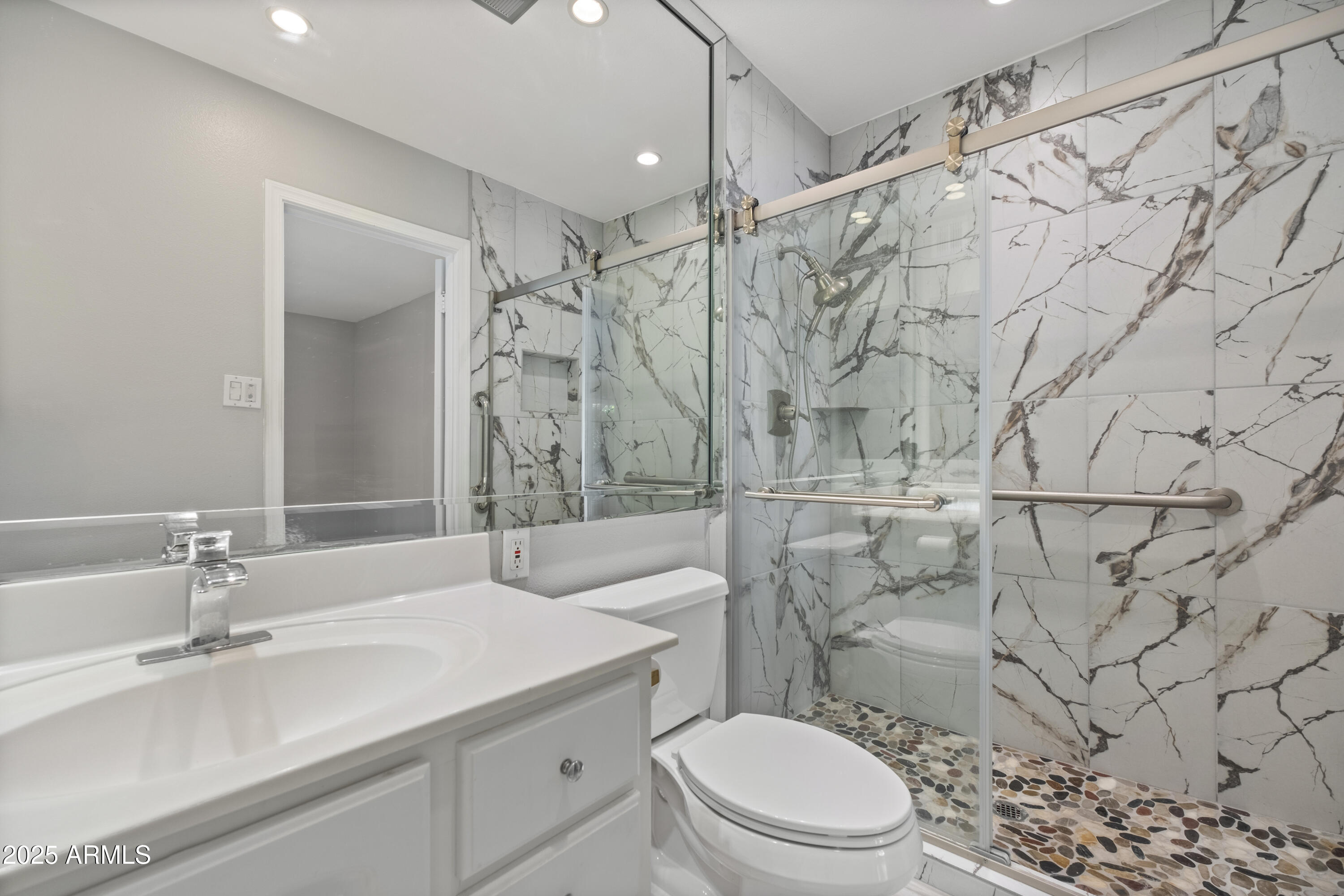 7662 E HAZELWOOD Street