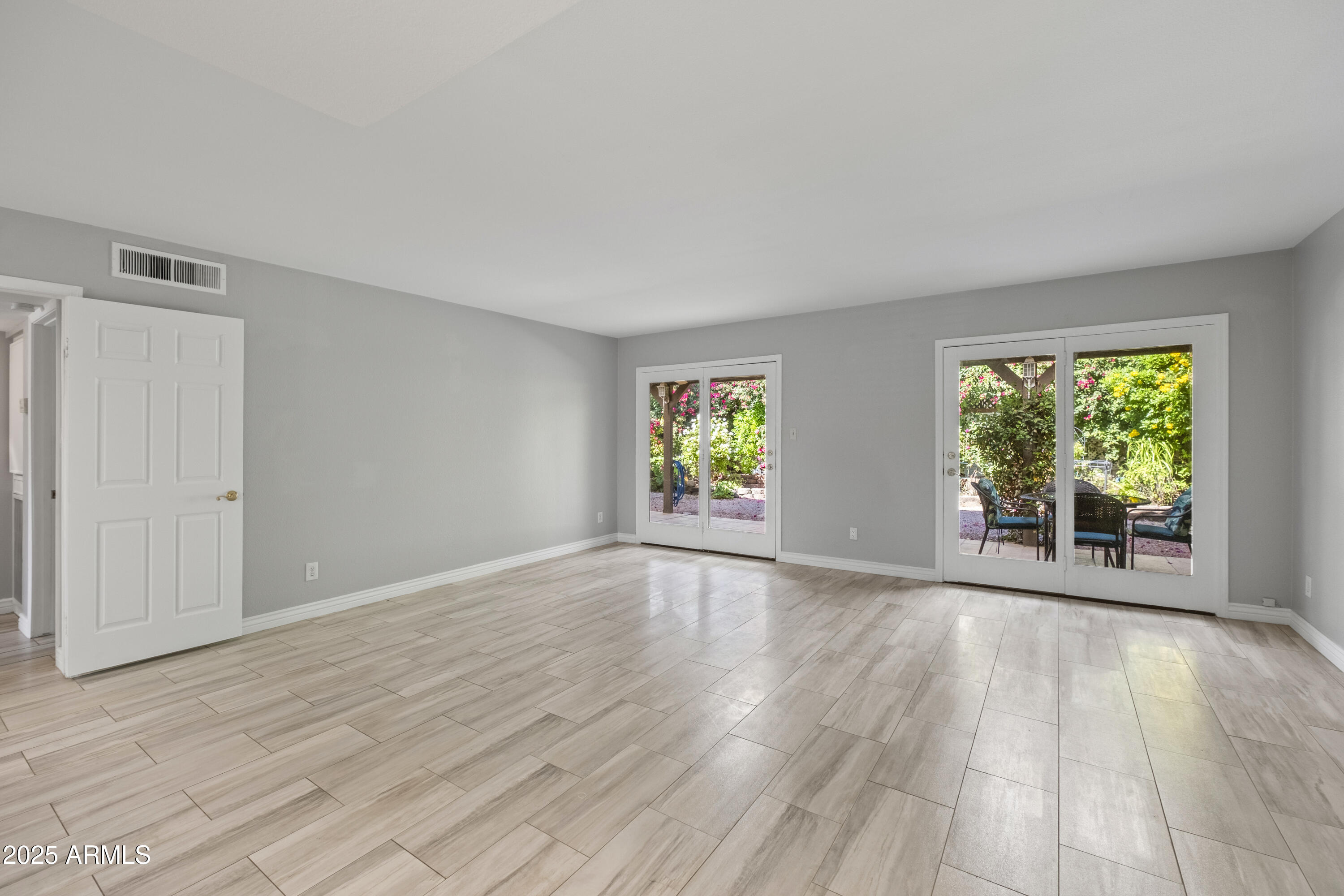 7662 E HAZELWOOD Street