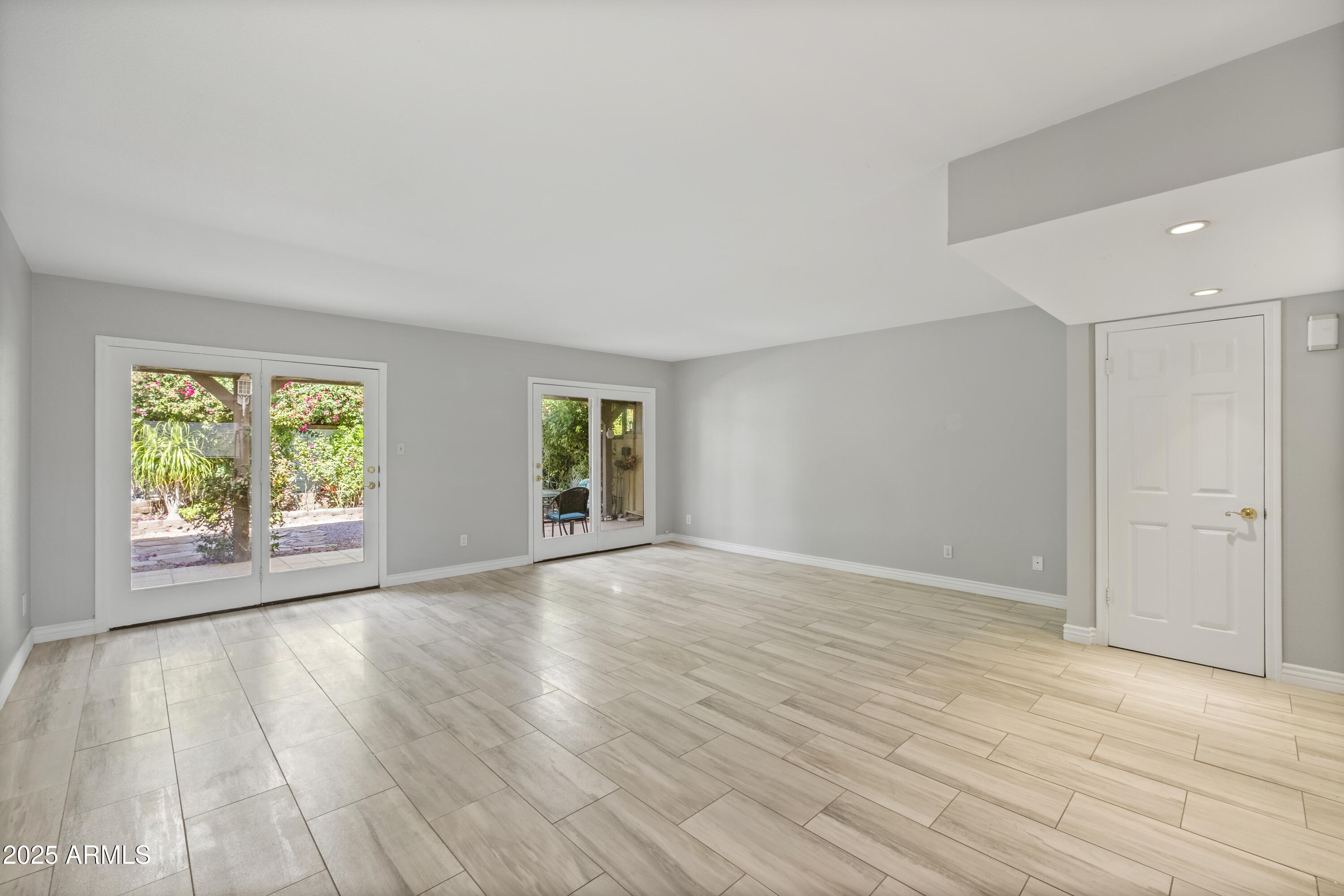 7662 E HAZELWOOD Street