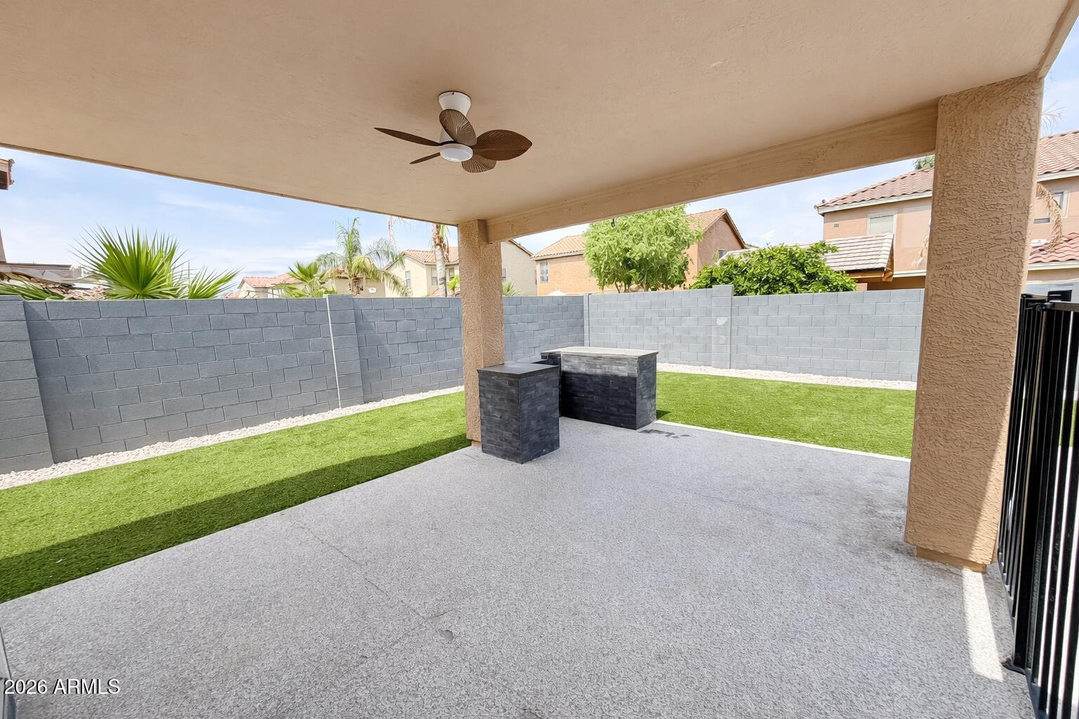 2812 W SUNSHINE BUTTE Drive