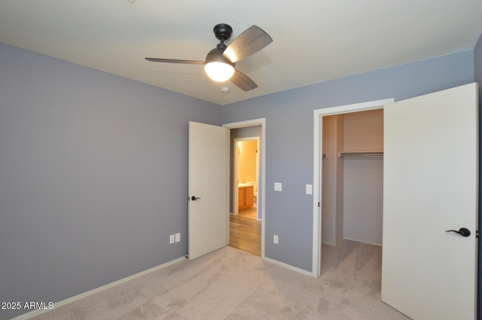 2812 W SUNSHINE BUTTE Drive