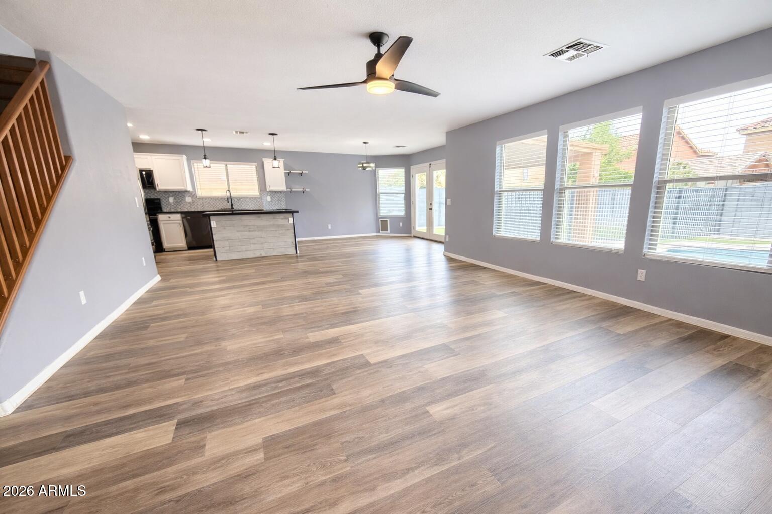 2812 W SUNSHINE BUTTE Drive