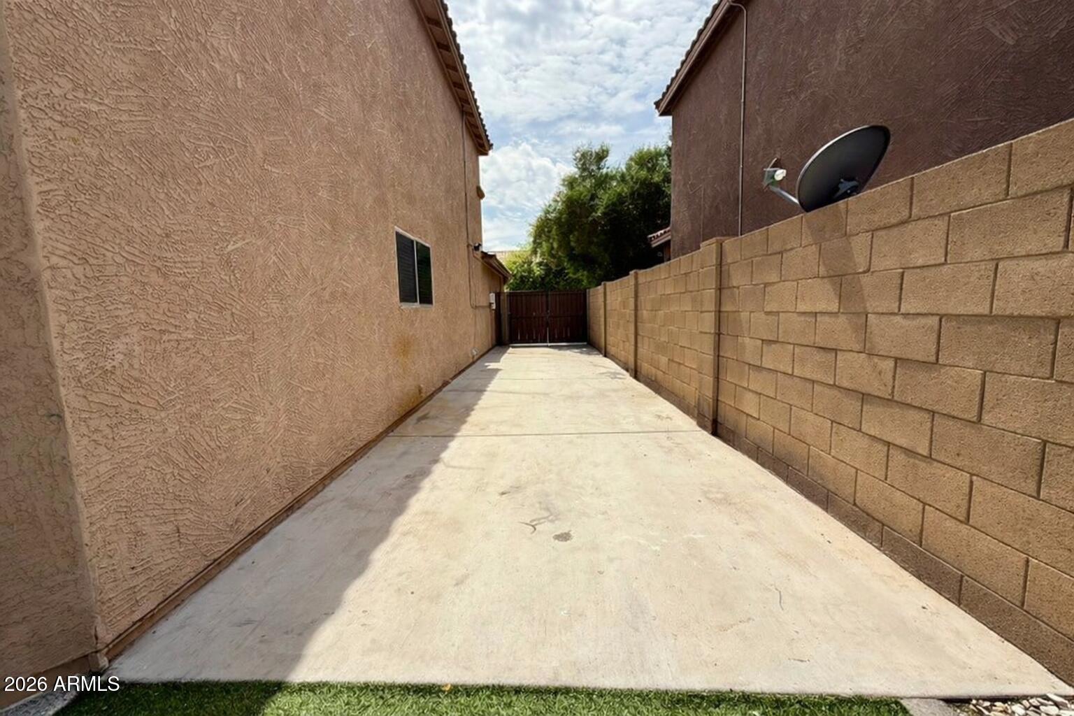 2812 W SUNSHINE BUTTE Drive