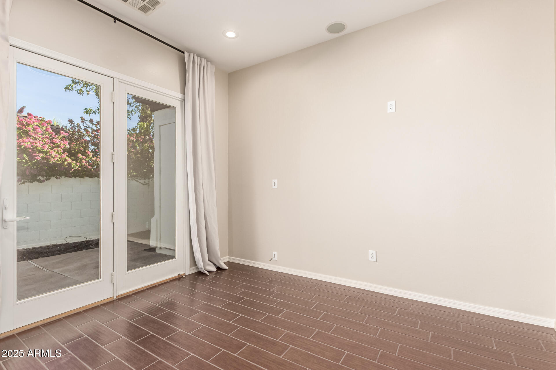 2198 E WISTERIA Drive