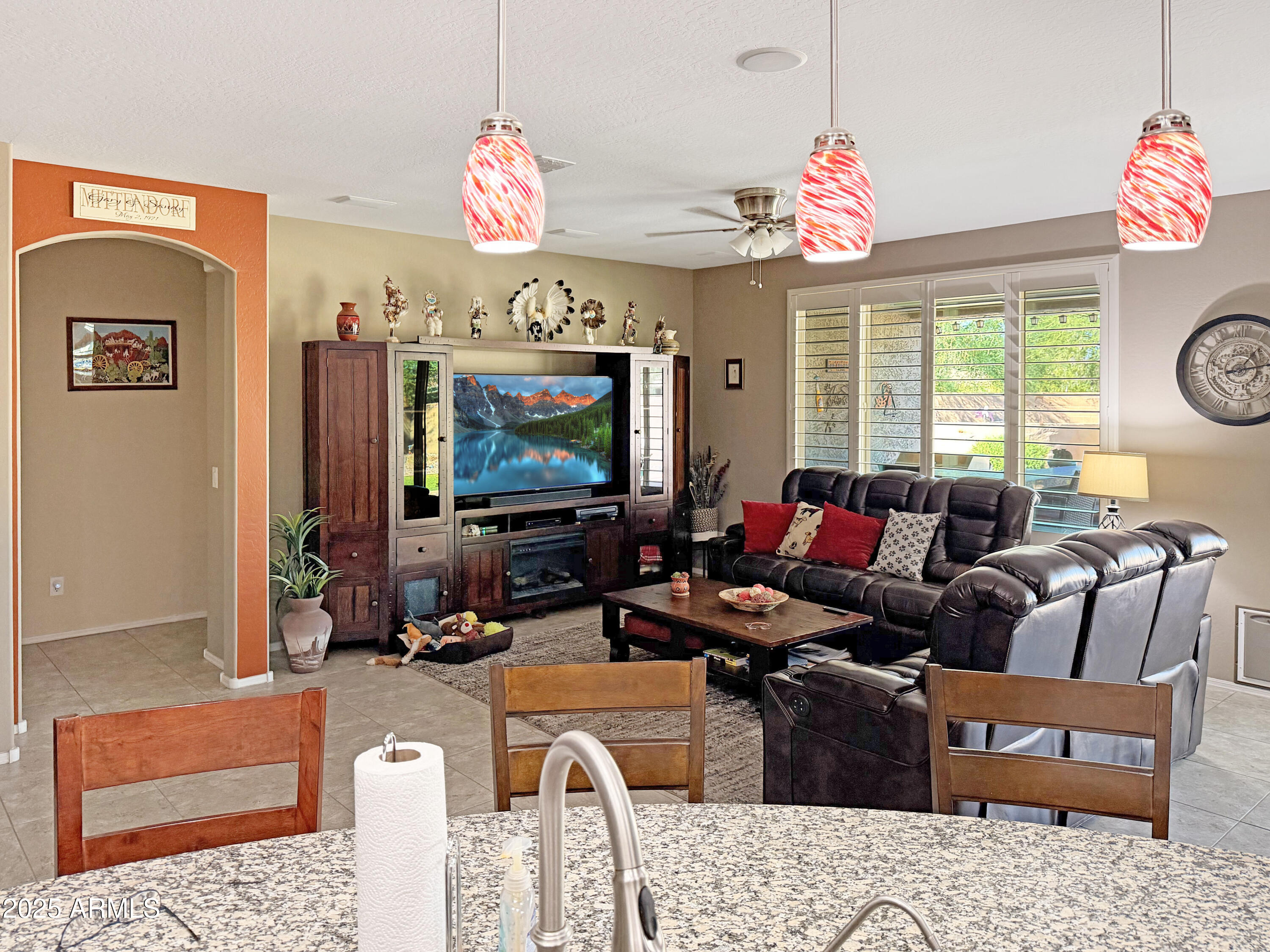 4392 N JULIEANNE Court