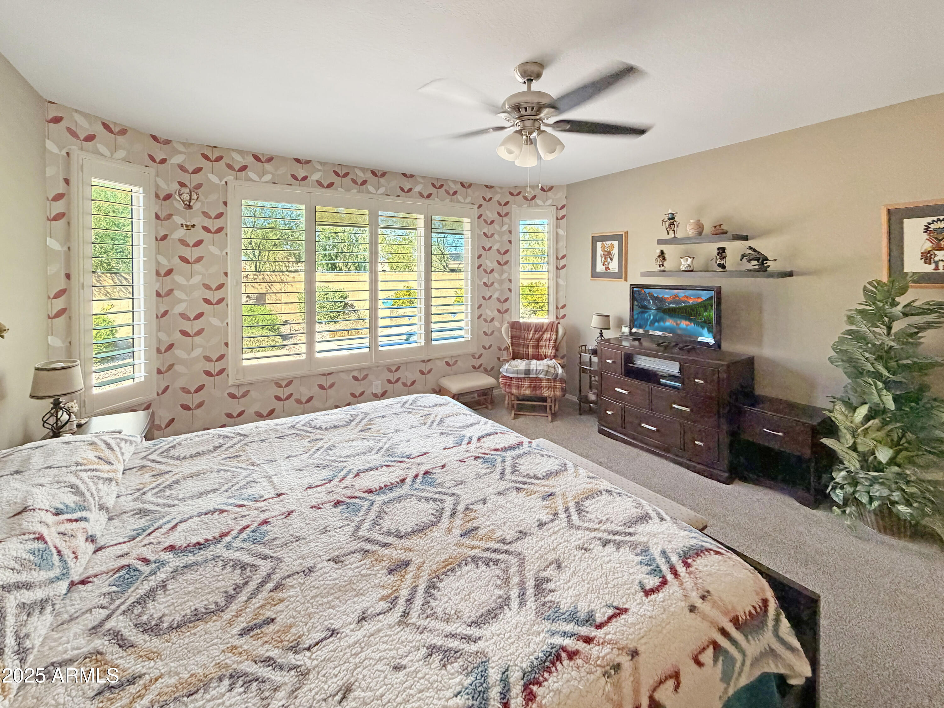 4392 N JULIEANNE Court