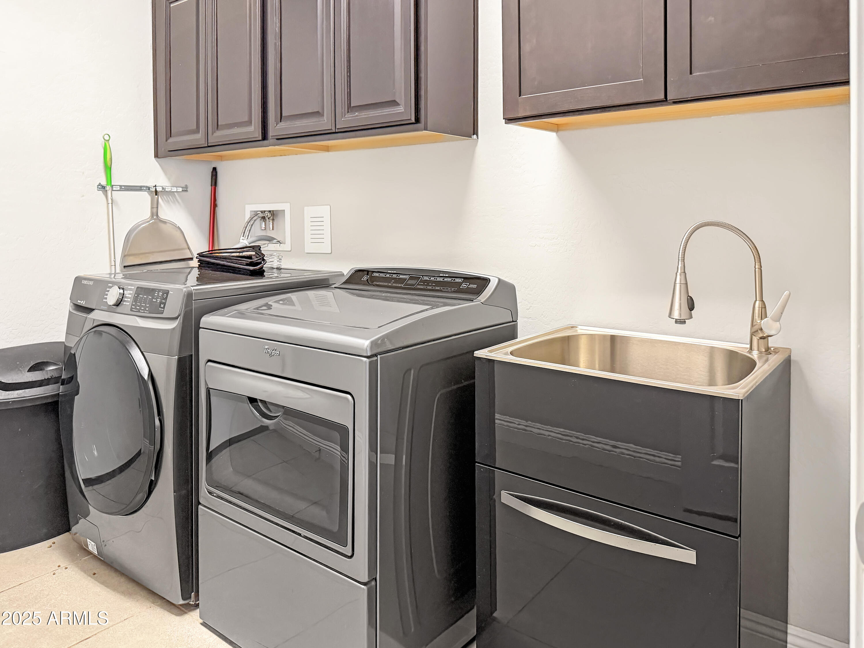 3848 N HUNTINGTON Drive