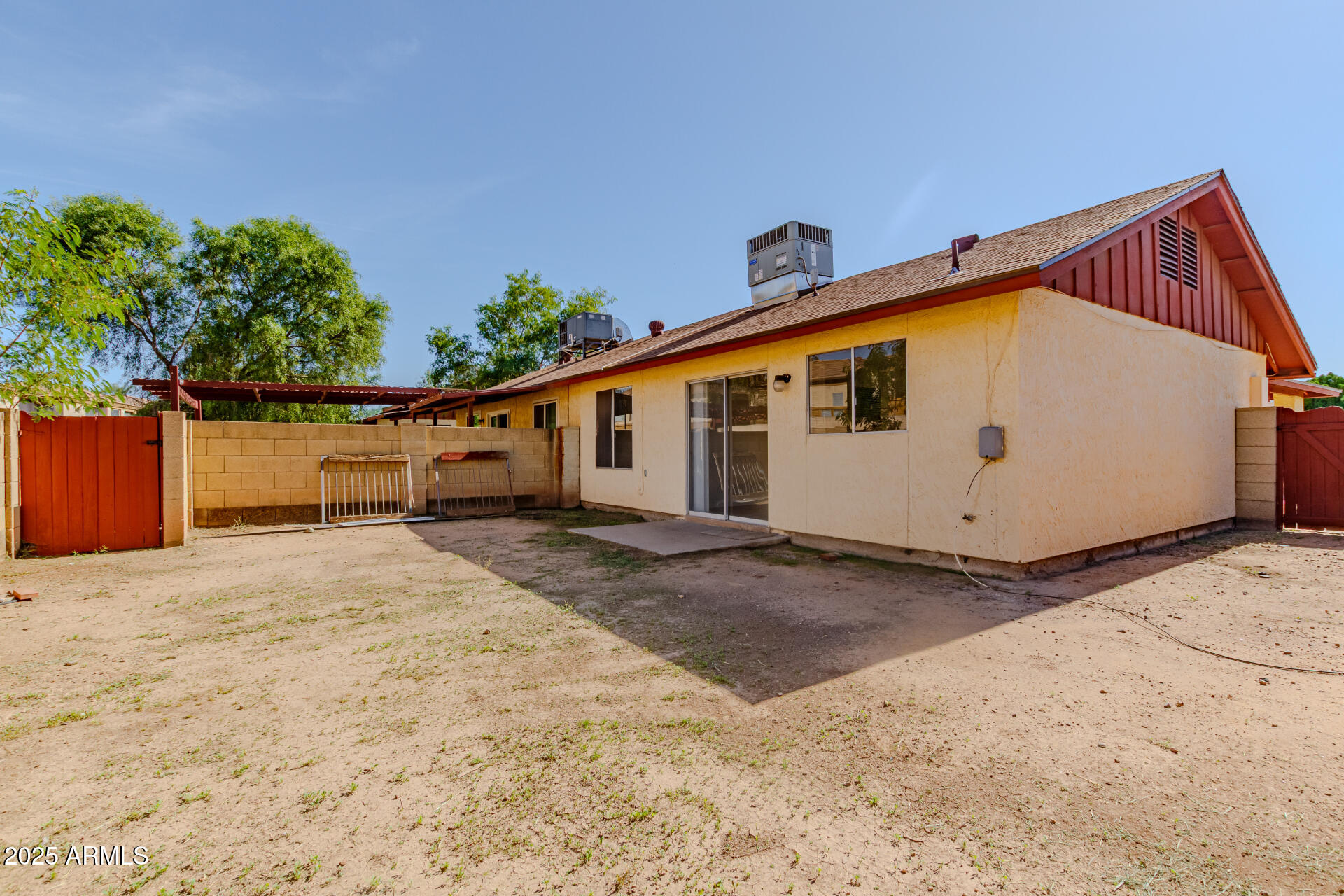 1328 E PALMDALE Drive