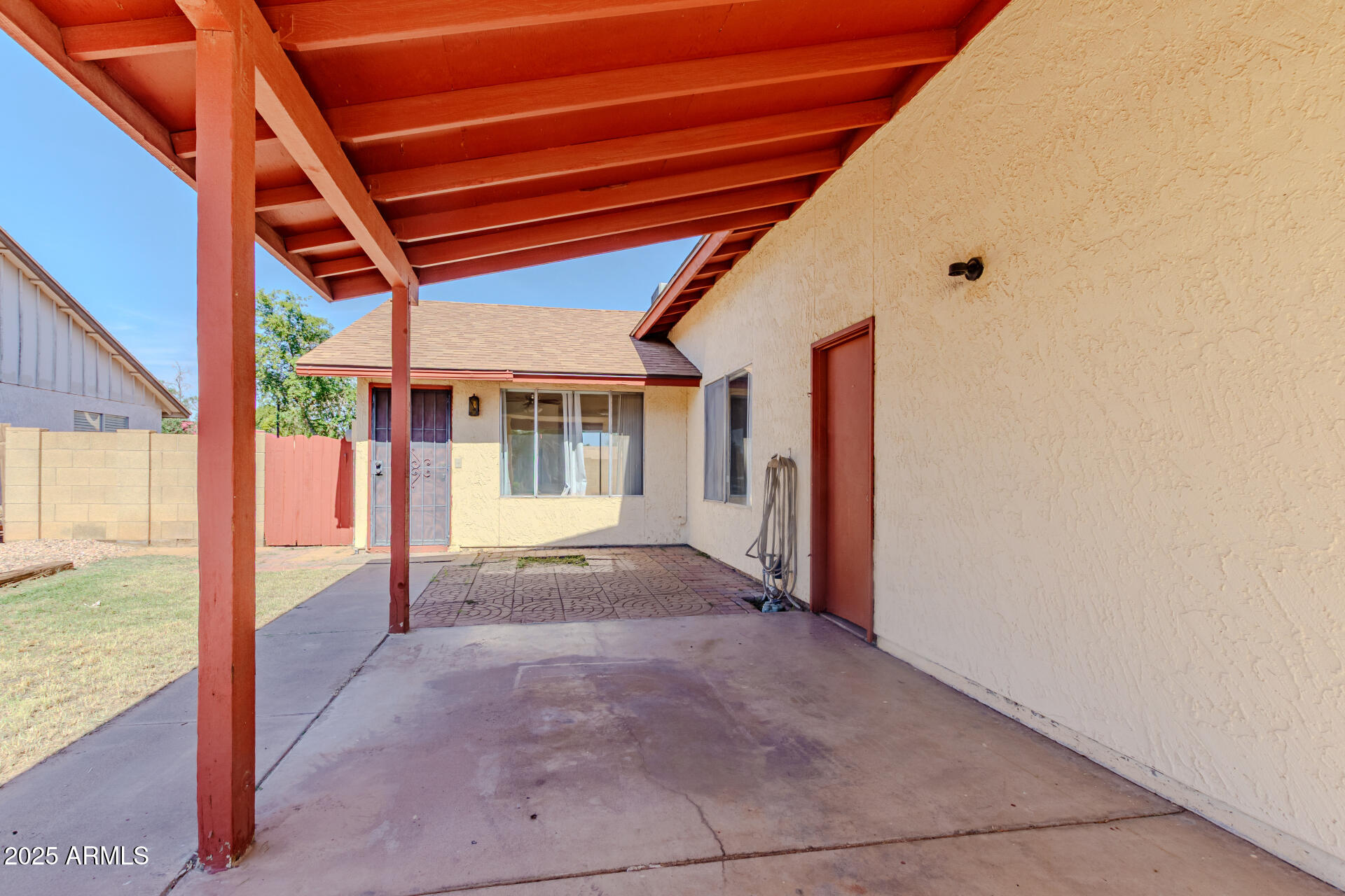 1328 E PALMDALE Drive