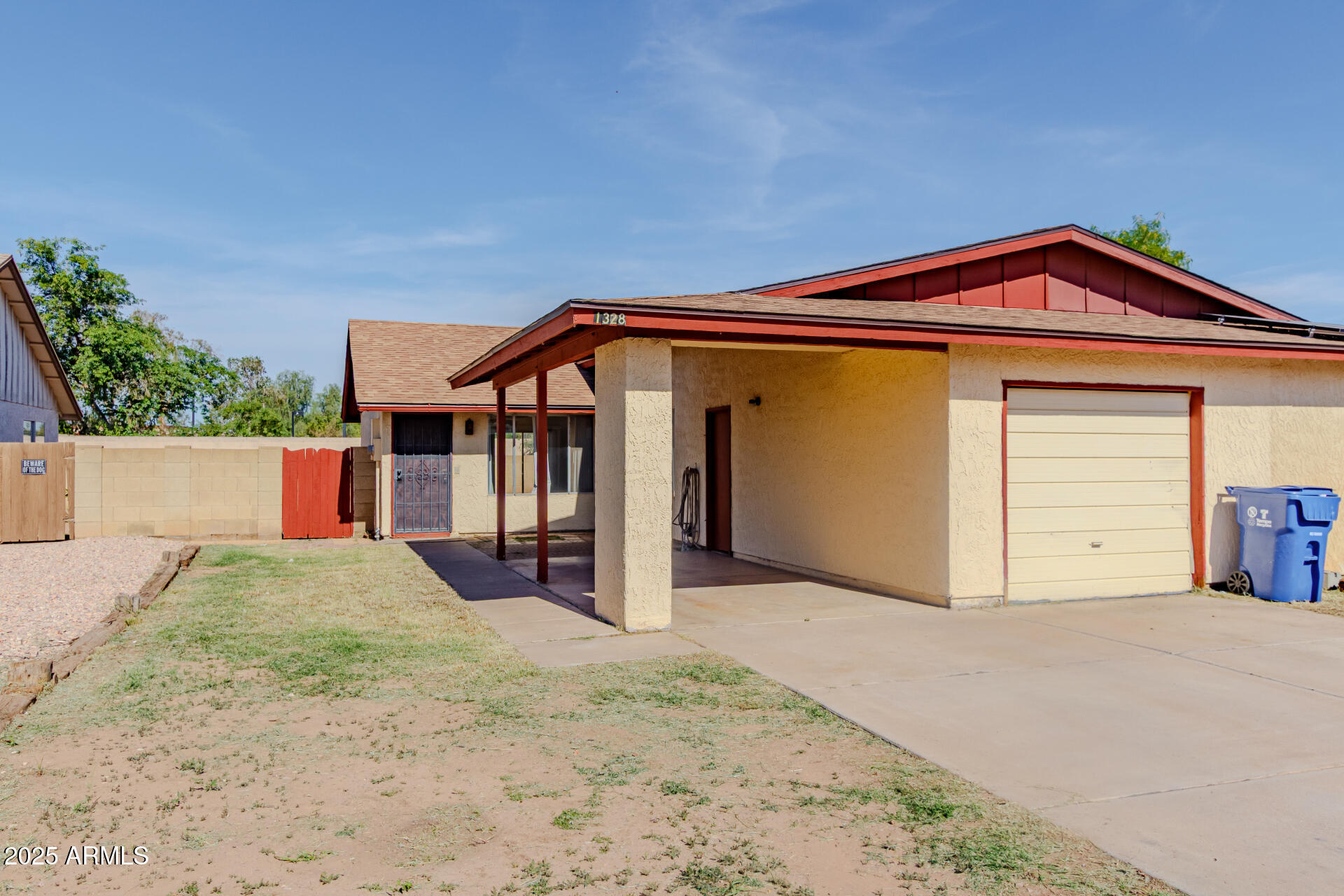 1328 E PALMDALE Drive