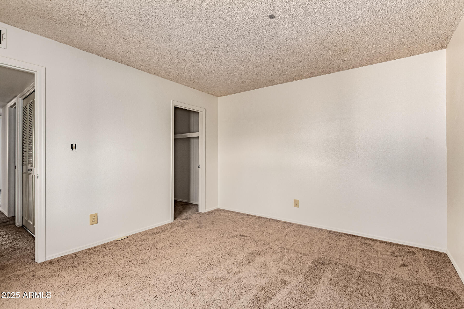 1328 E PALMDALE Drive