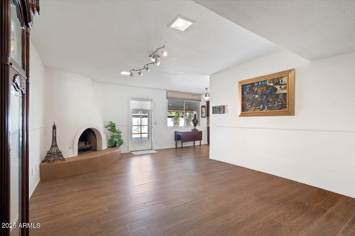 8306 E VIA DE DORADO