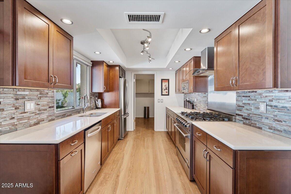 8306 E VIA DE DORADO