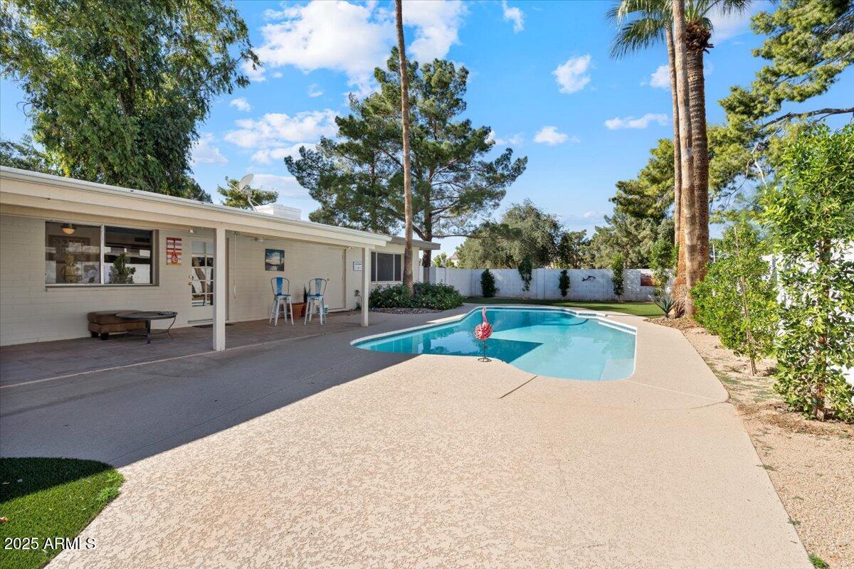 8306 E VIA DE DORADO