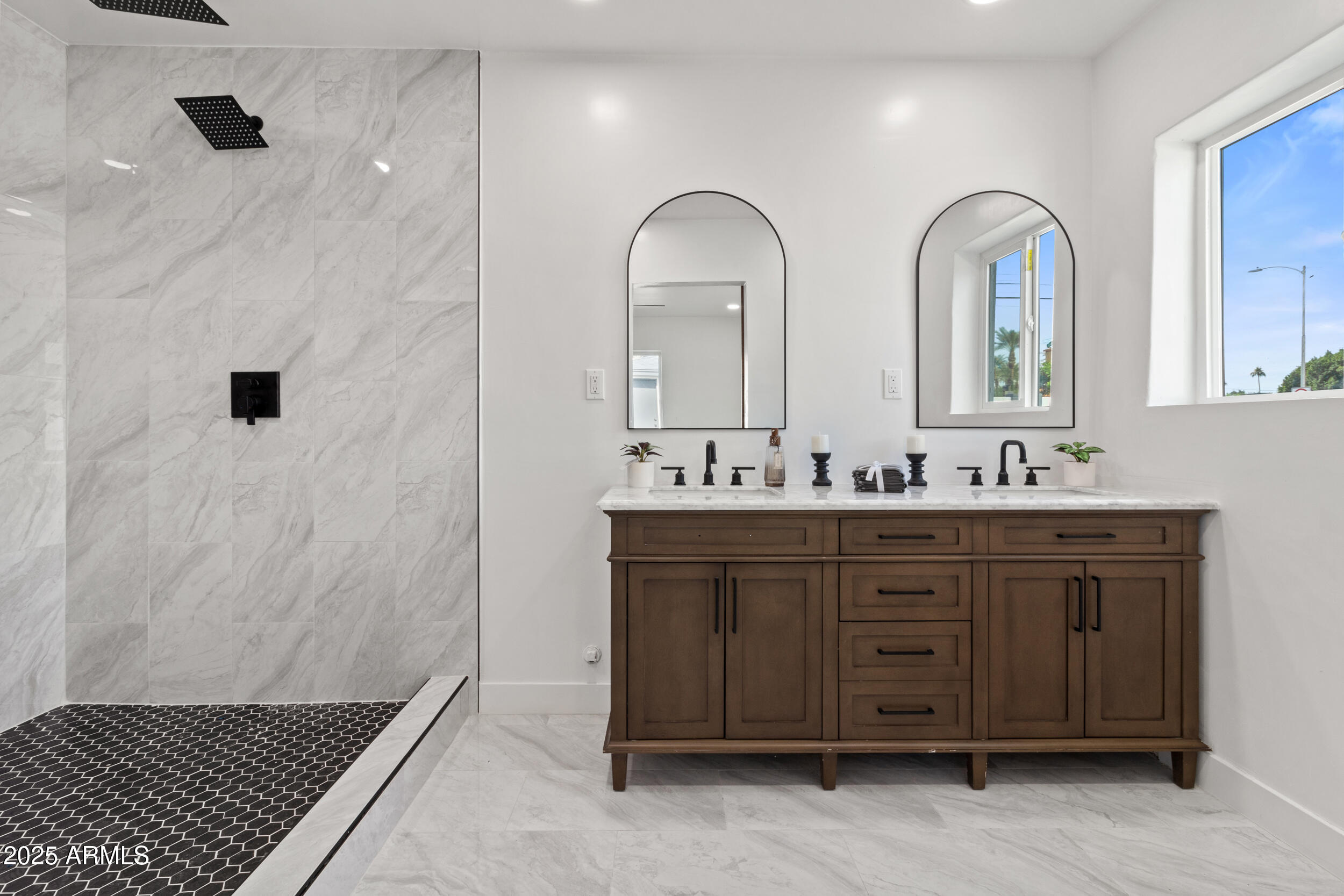 346 W EDGEMONT Avenue