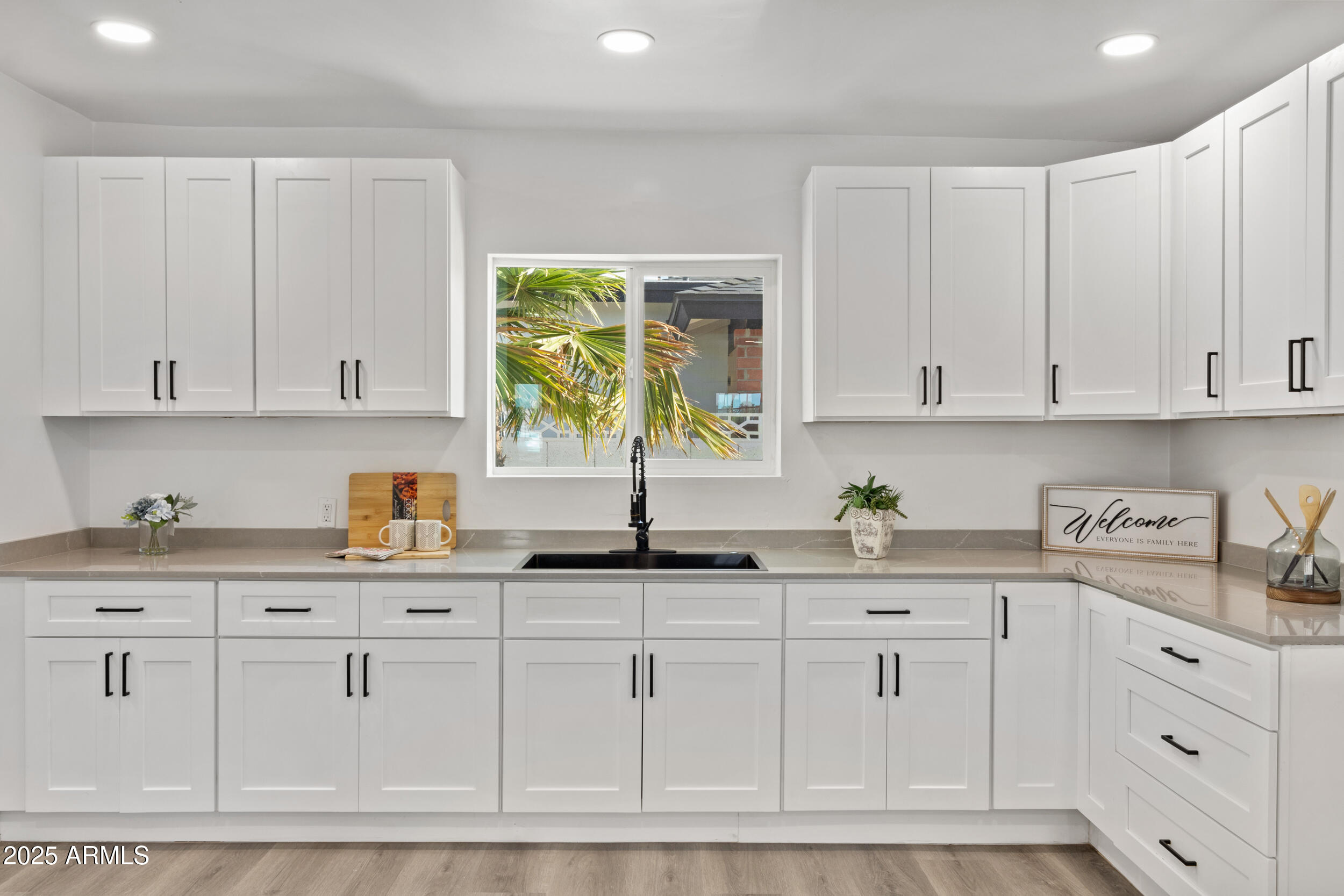 346 W EDGEMONT Avenue