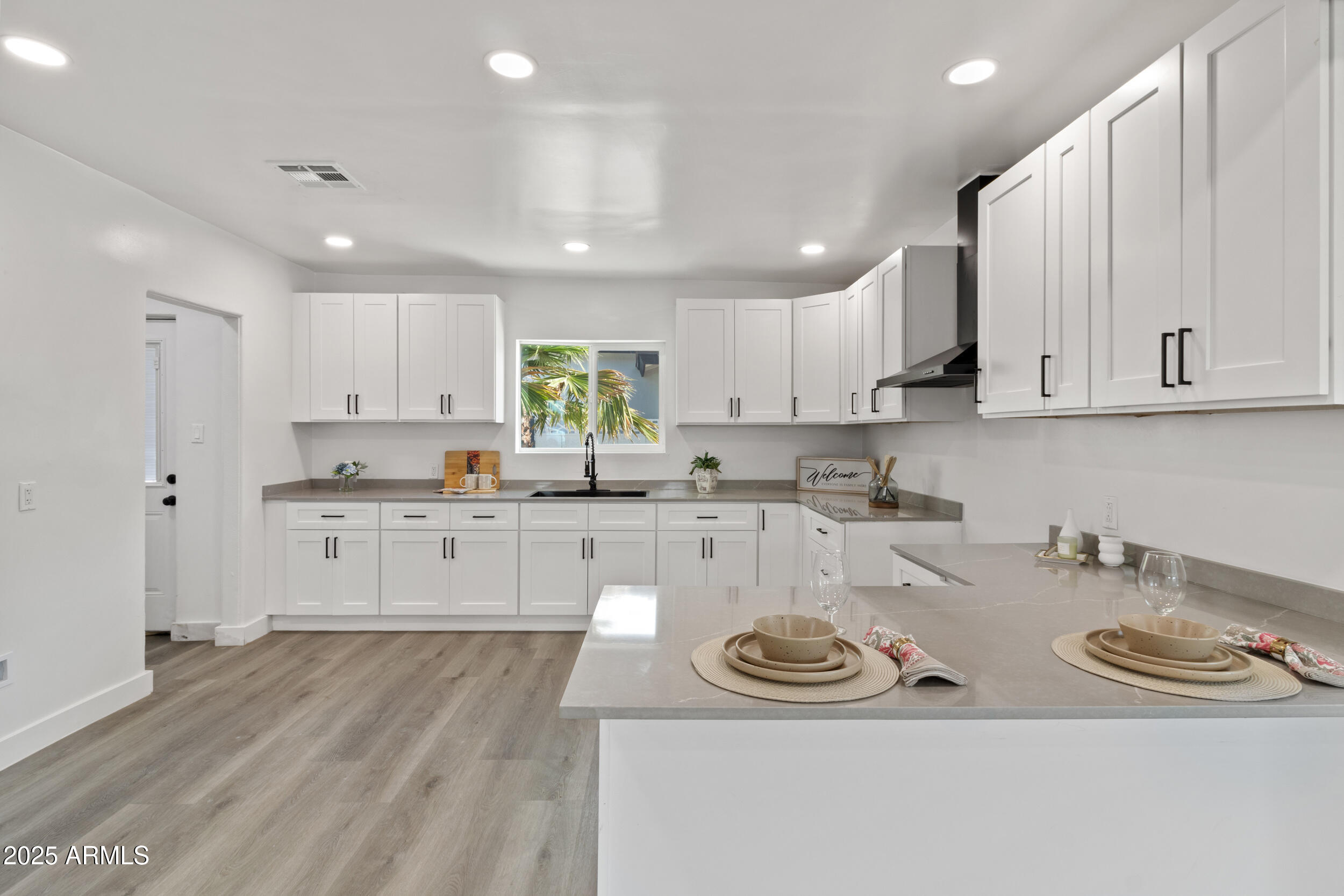 346 W EDGEMONT Avenue