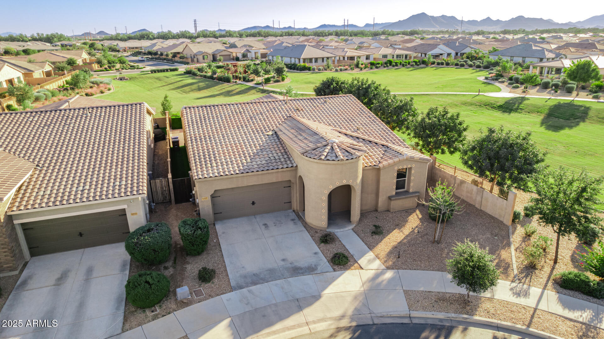 23047 E CALLE DE FLORES