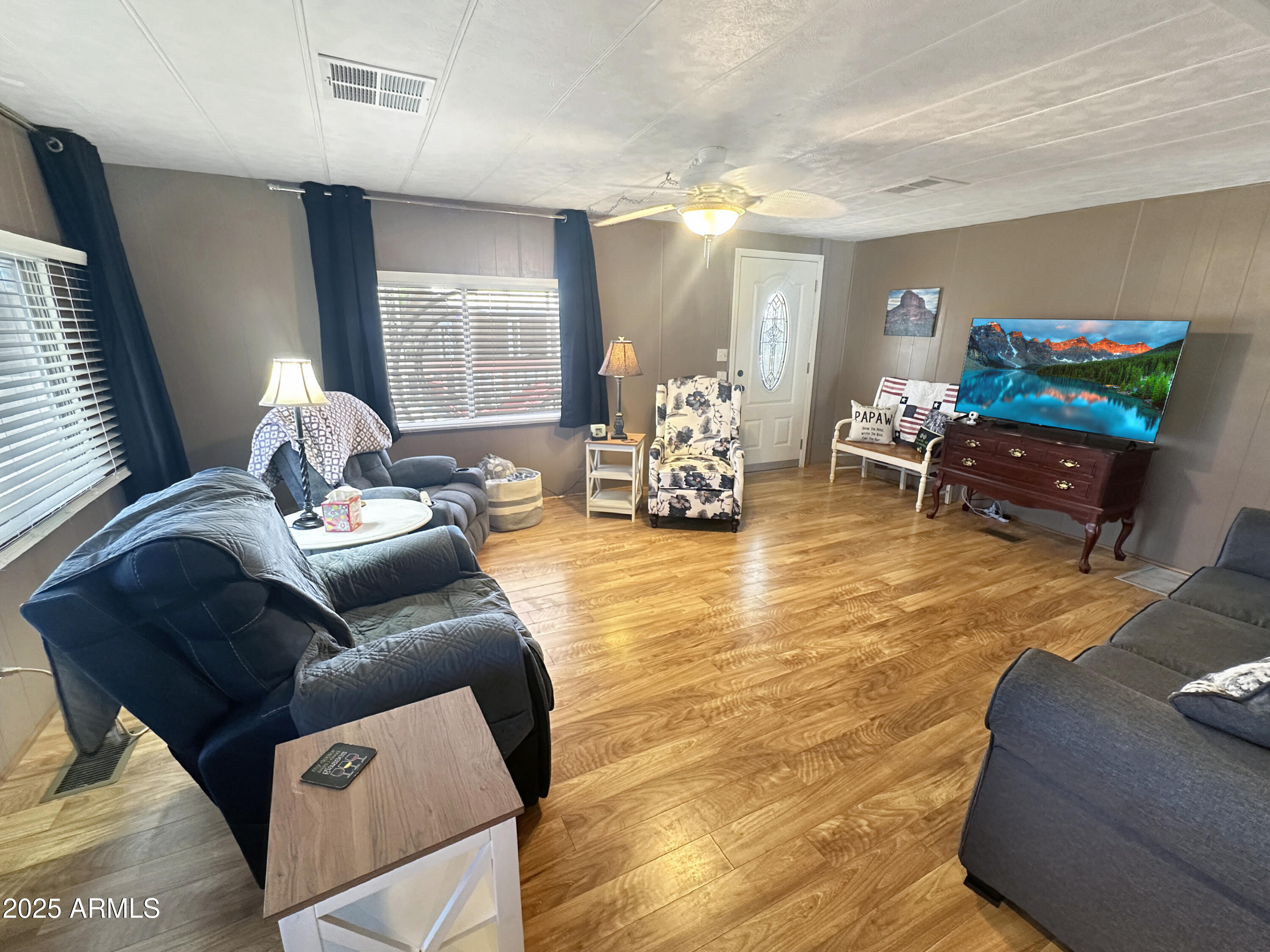 201 S Greenfield Road, 18