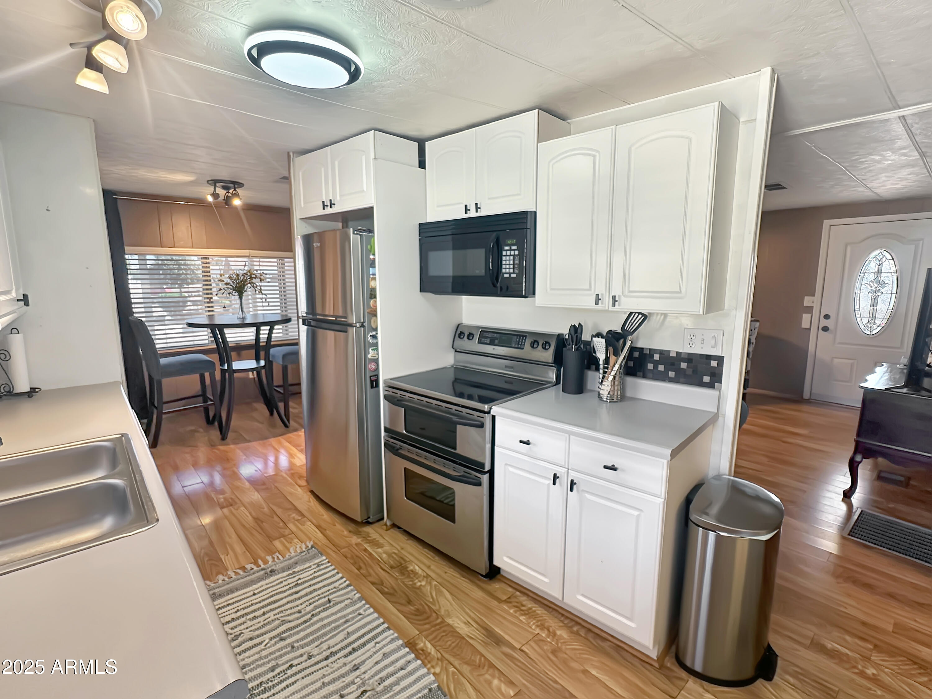 201 S Greenfield Road, 18