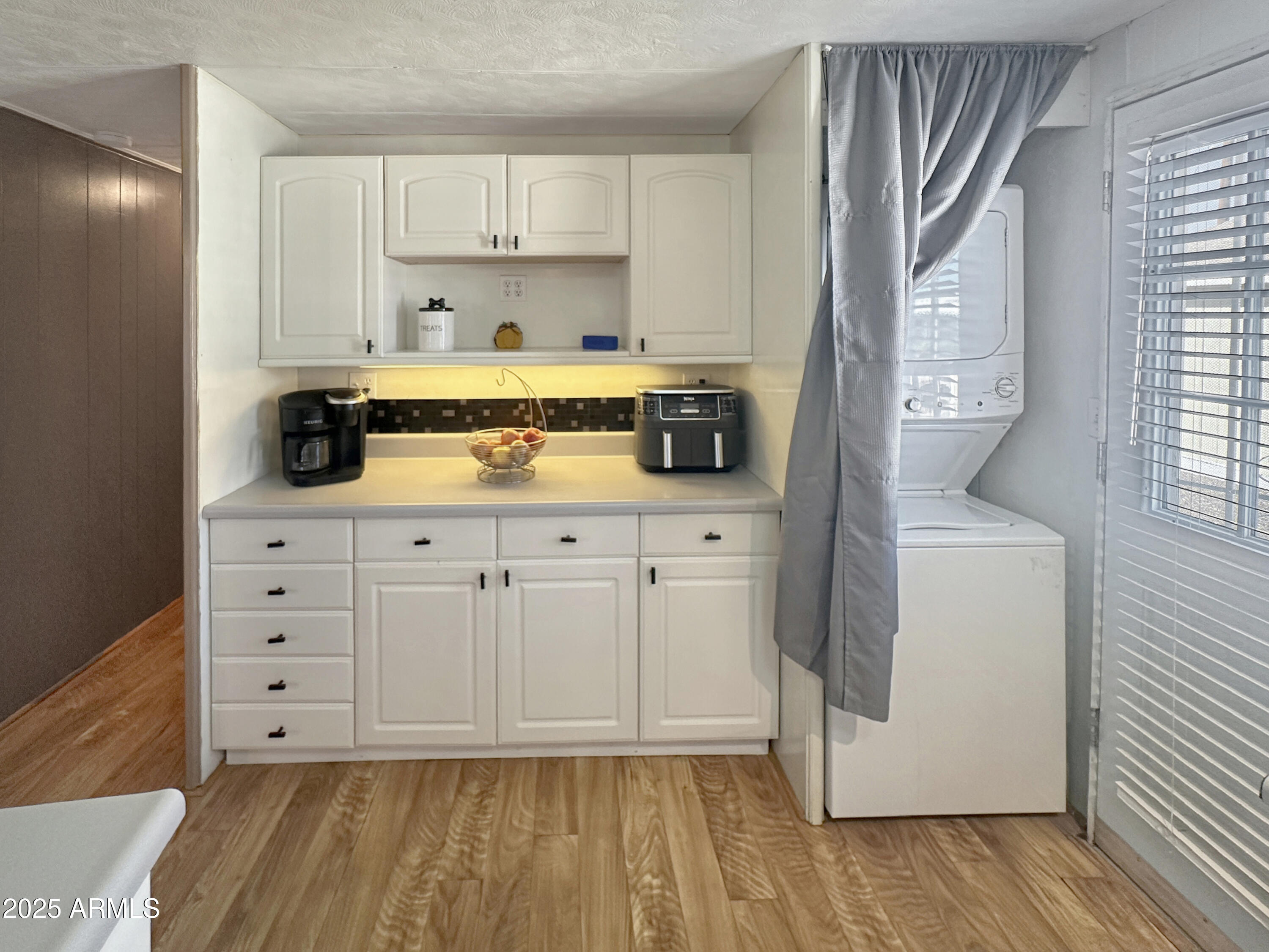 201 S Greenfield Road, 18