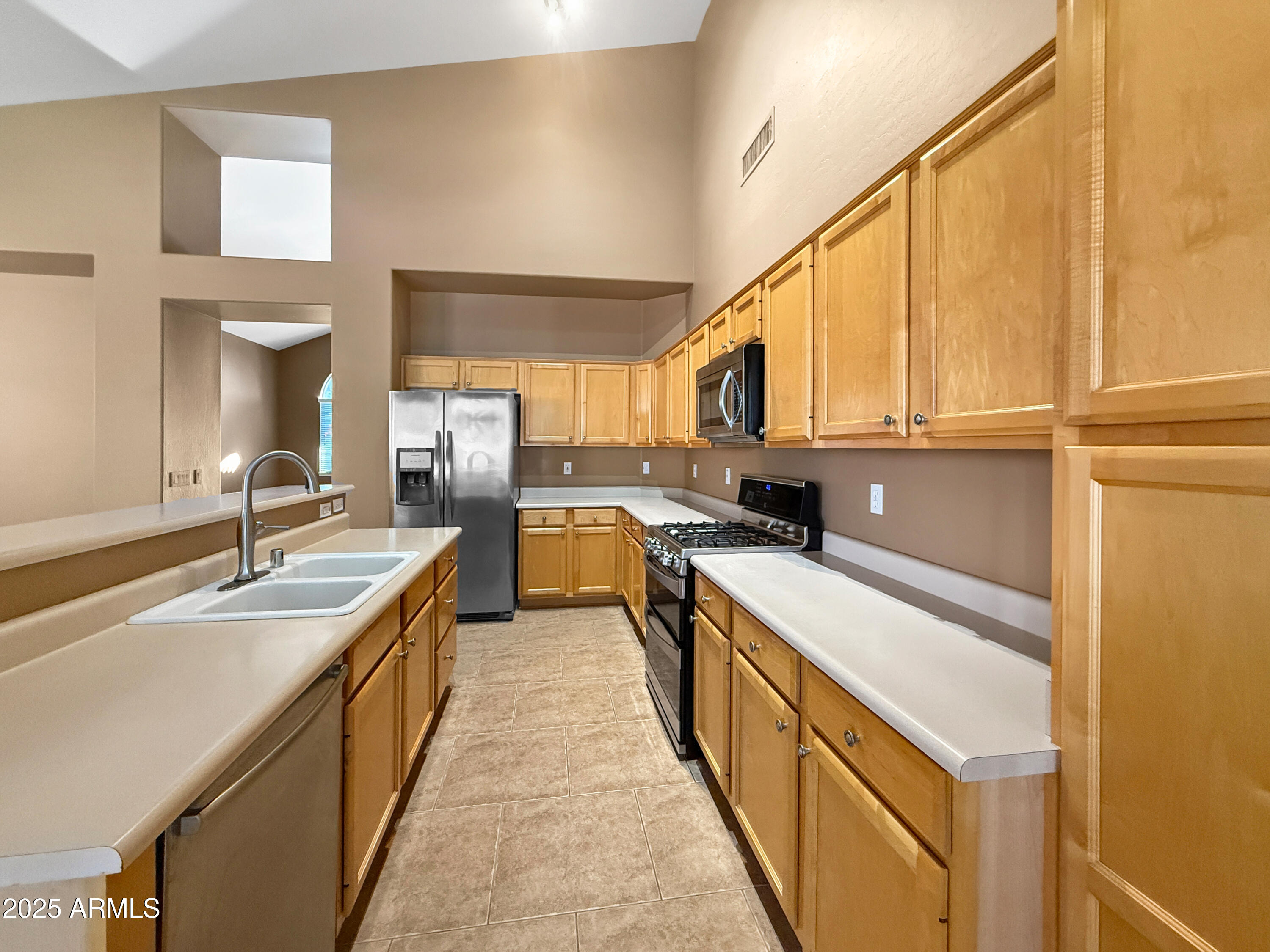 4550 E ROY ROGERS Road