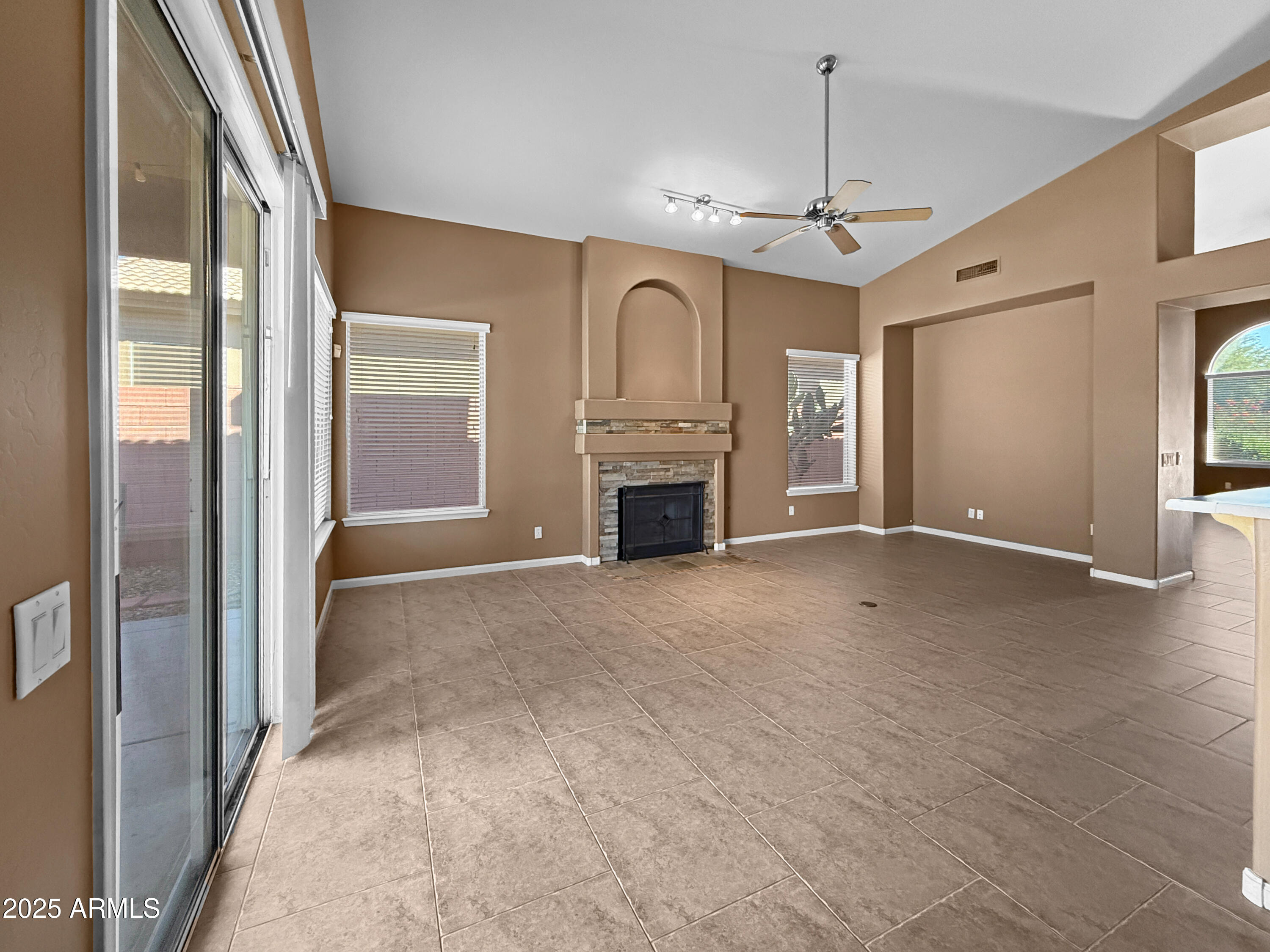 4550 E ROY ROGERS Road