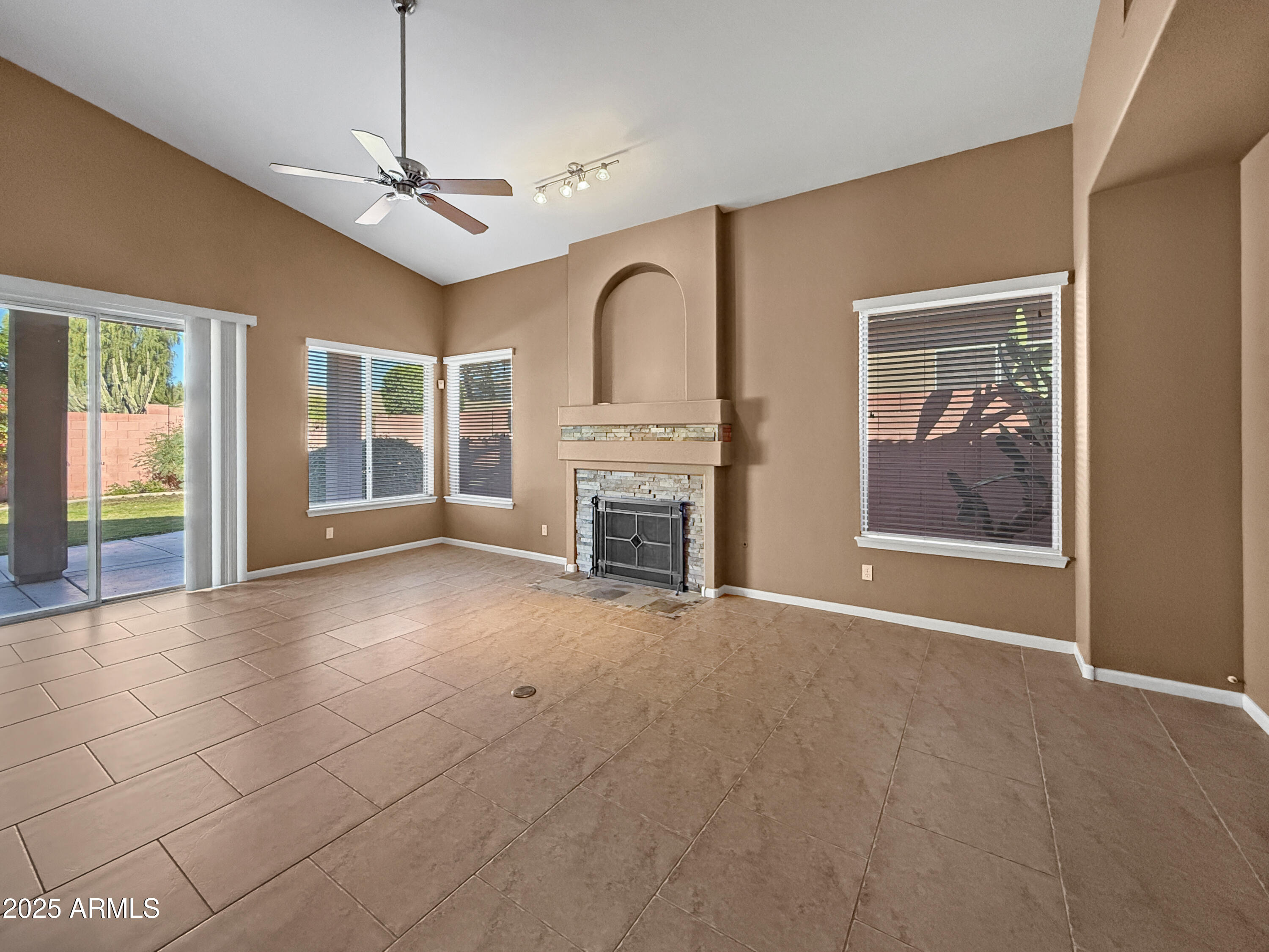 4550 E ROY ROGERS Road