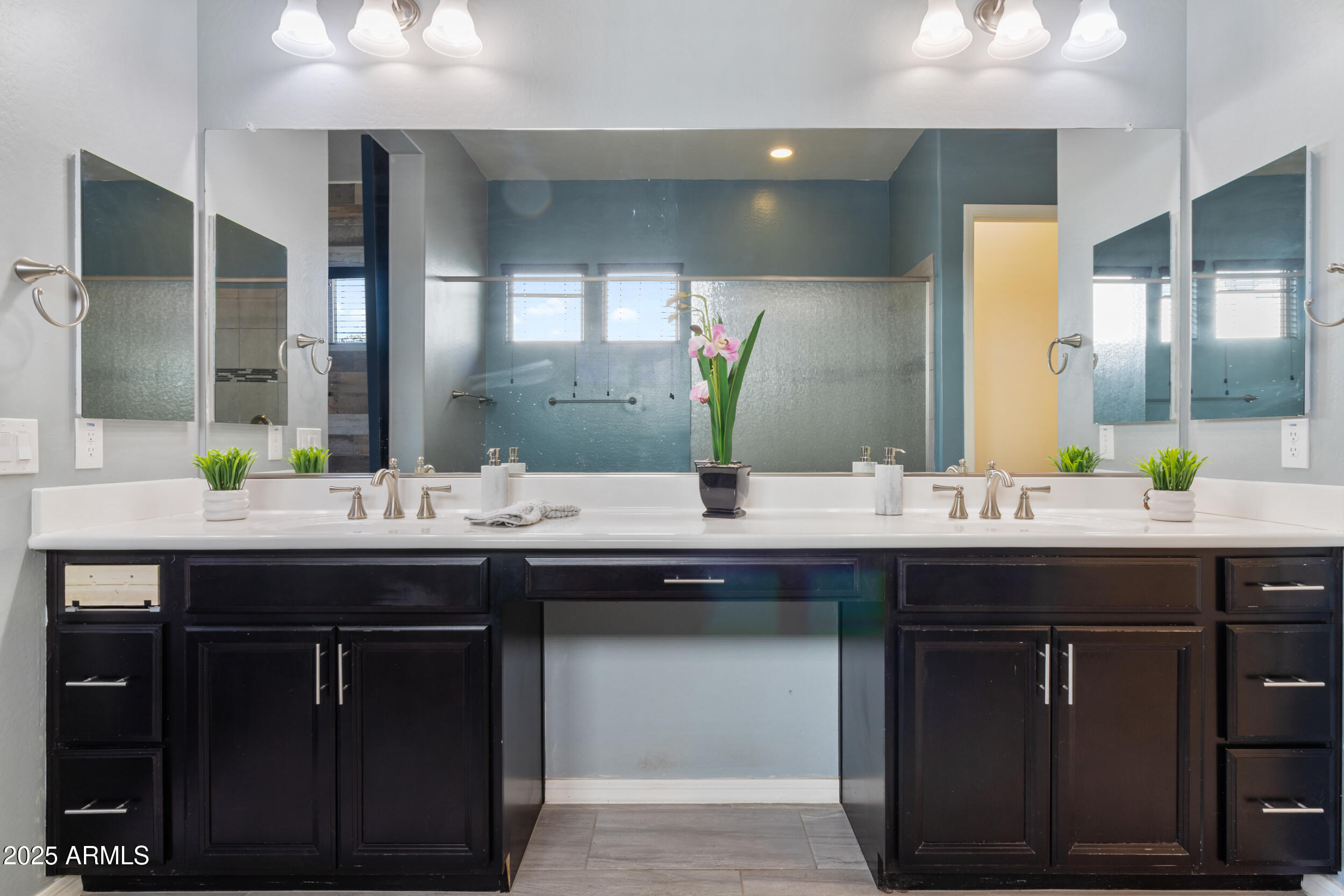 2365 N SPRINGFIELD Street