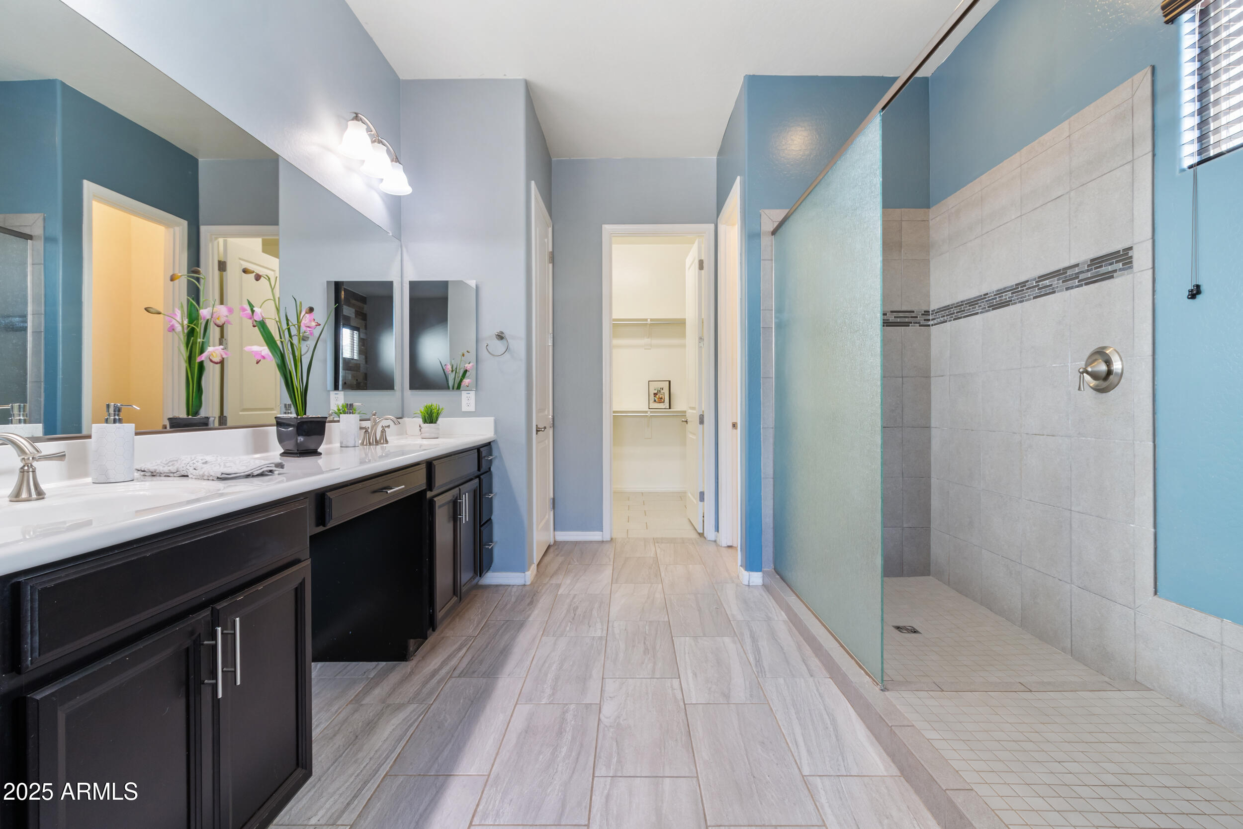 2365 N SPRINGFIELD Street