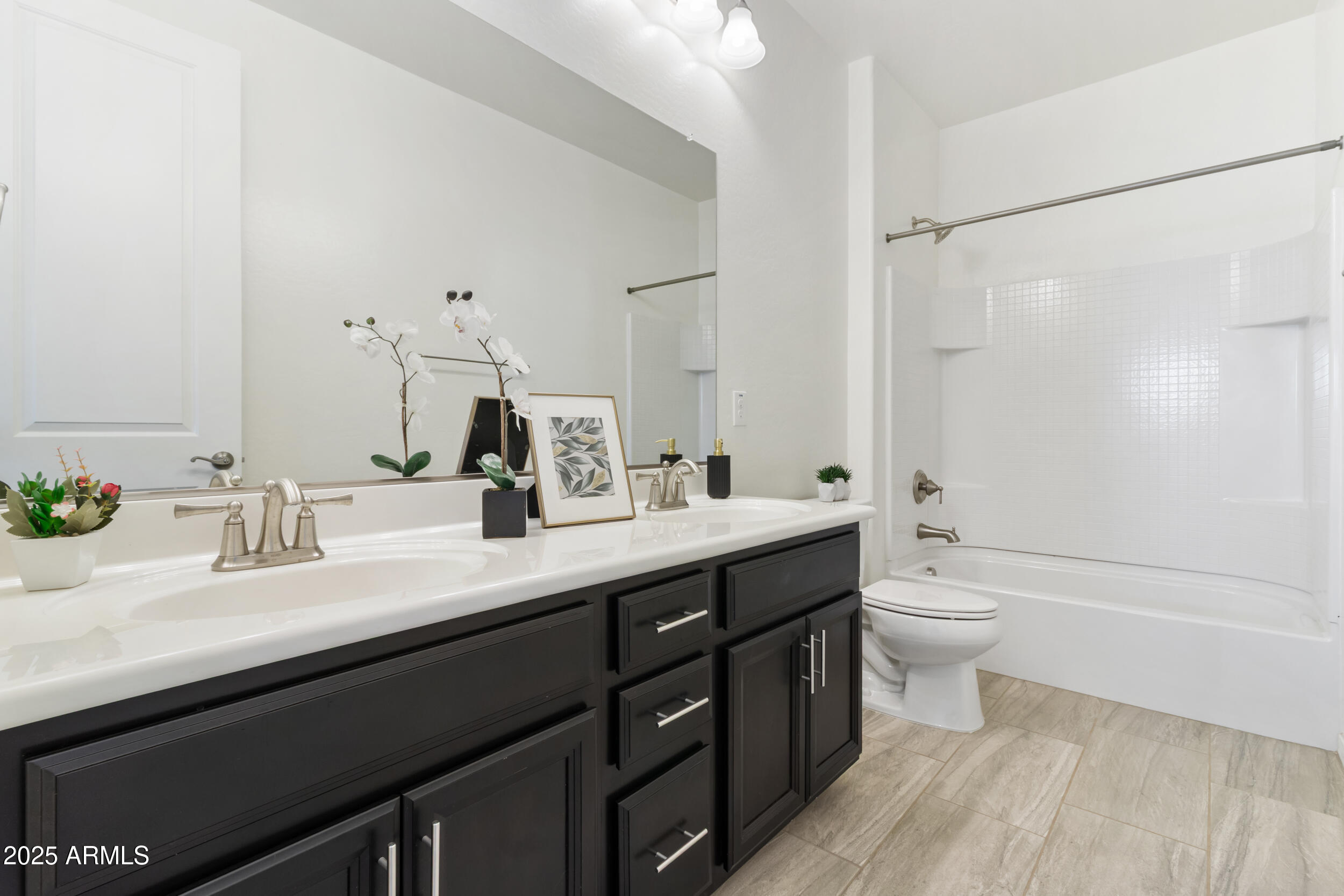 2365 N SPRINGFIELD Street