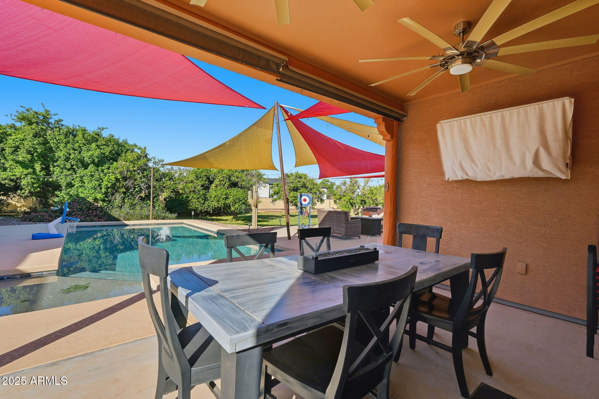 17244 E CHESTNUT Drive