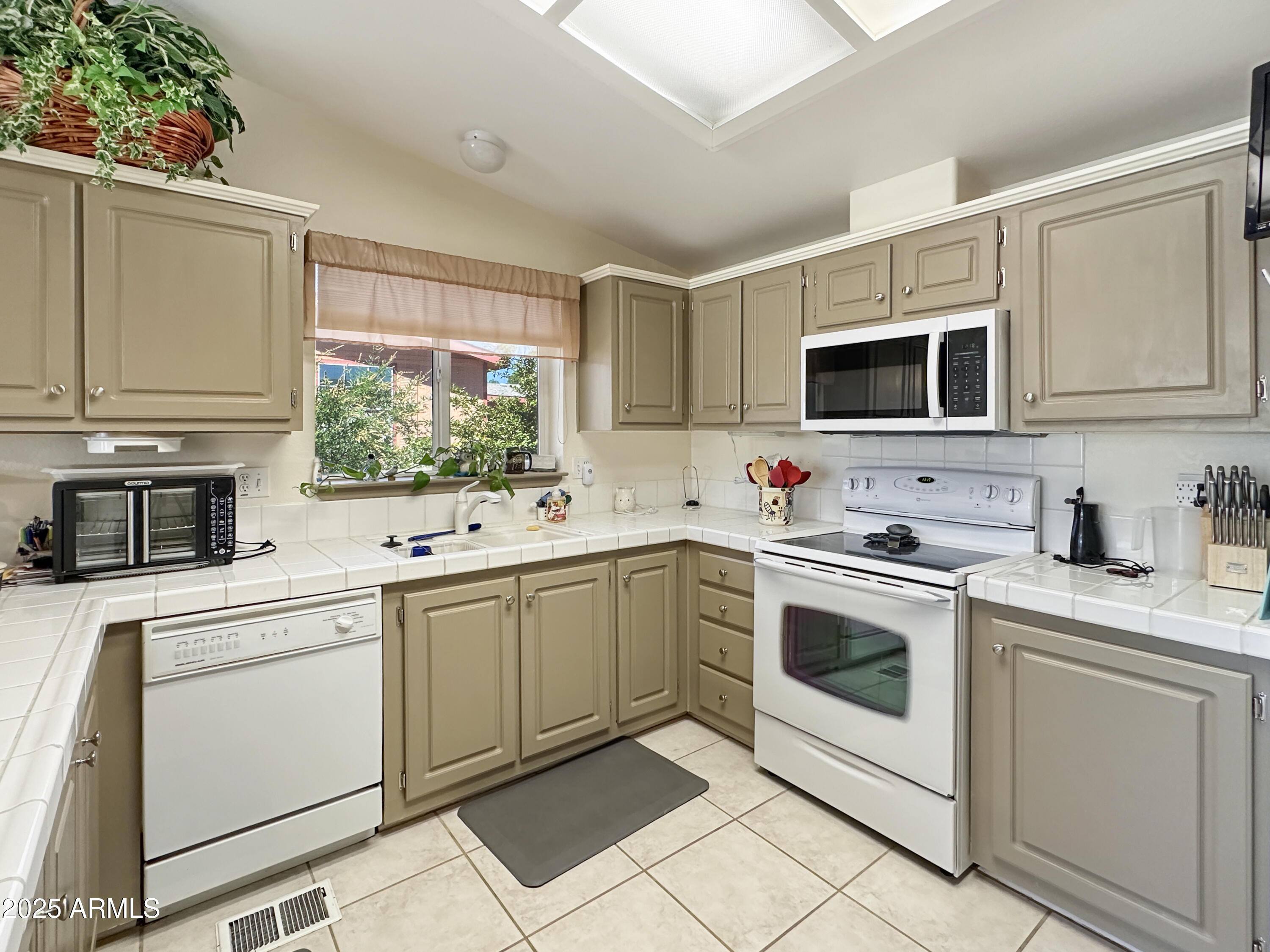 2050 W State Route 89A, 239